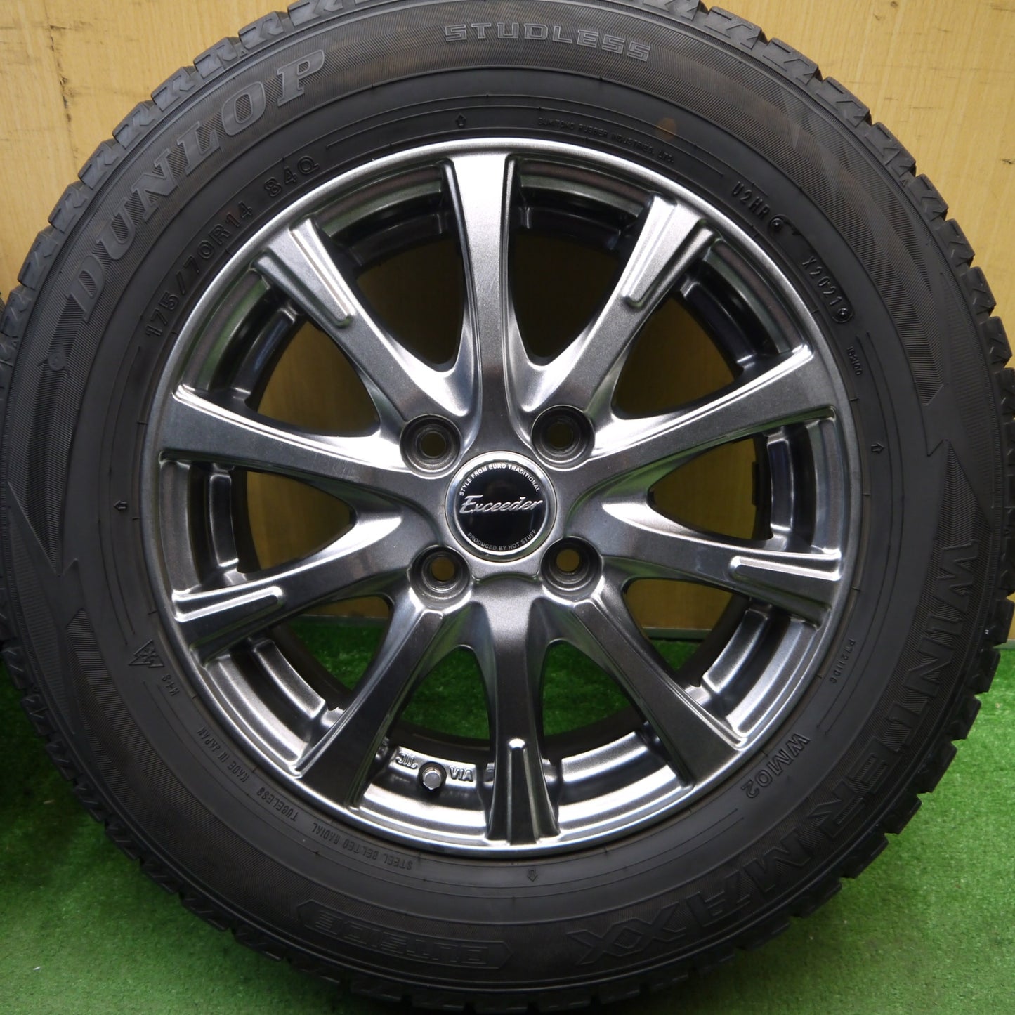バリ溝！21年！キレイ！8.5分★スタッドレス 175/70R14 ダンロップ ウインターマックス WM02 Exceeder エクシーダー 14インチ PCD100/4H★5070704Hス