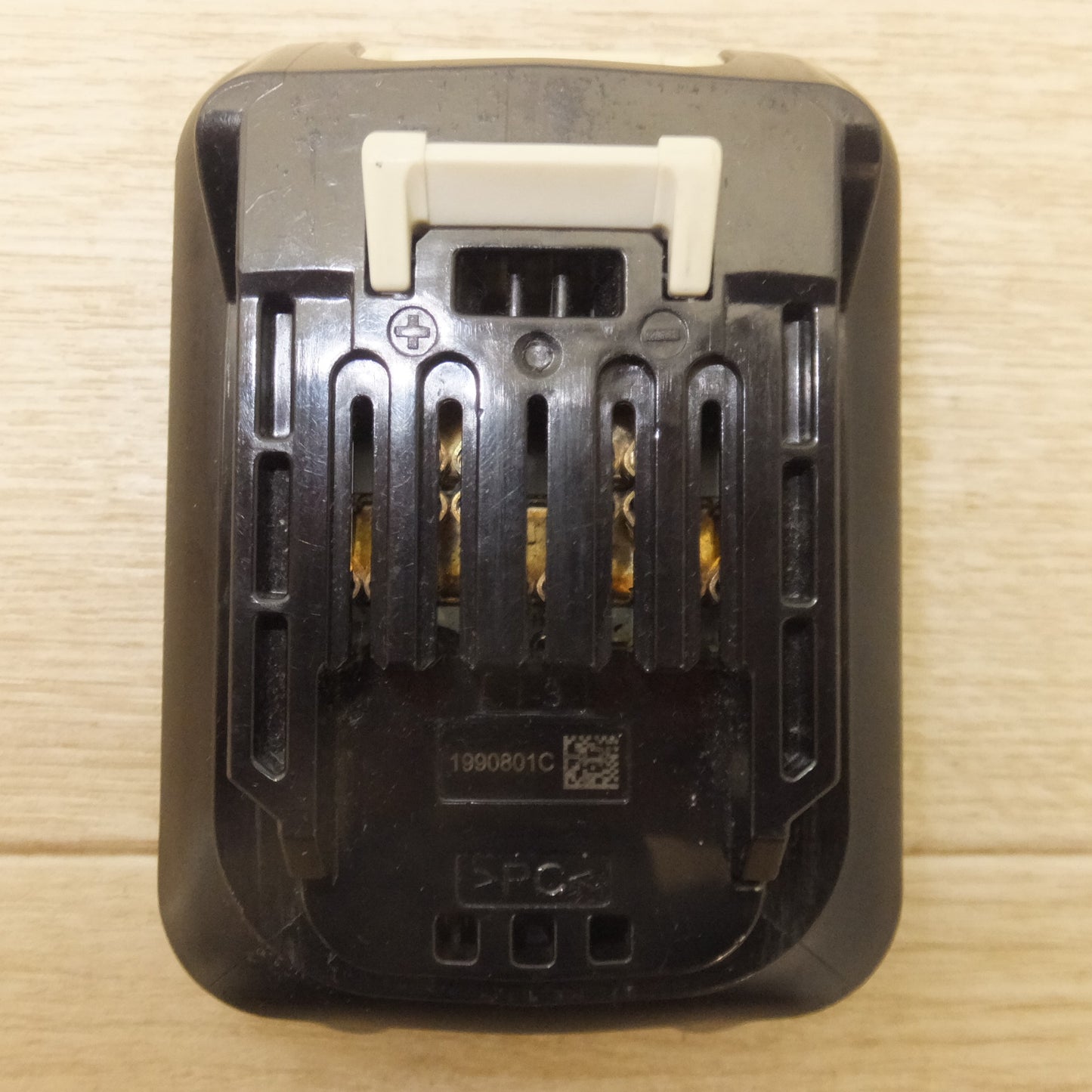 [送料無料] キレイ★マキタ makita バッテリ BL1015　USB用アダプタ ADP06　セット★