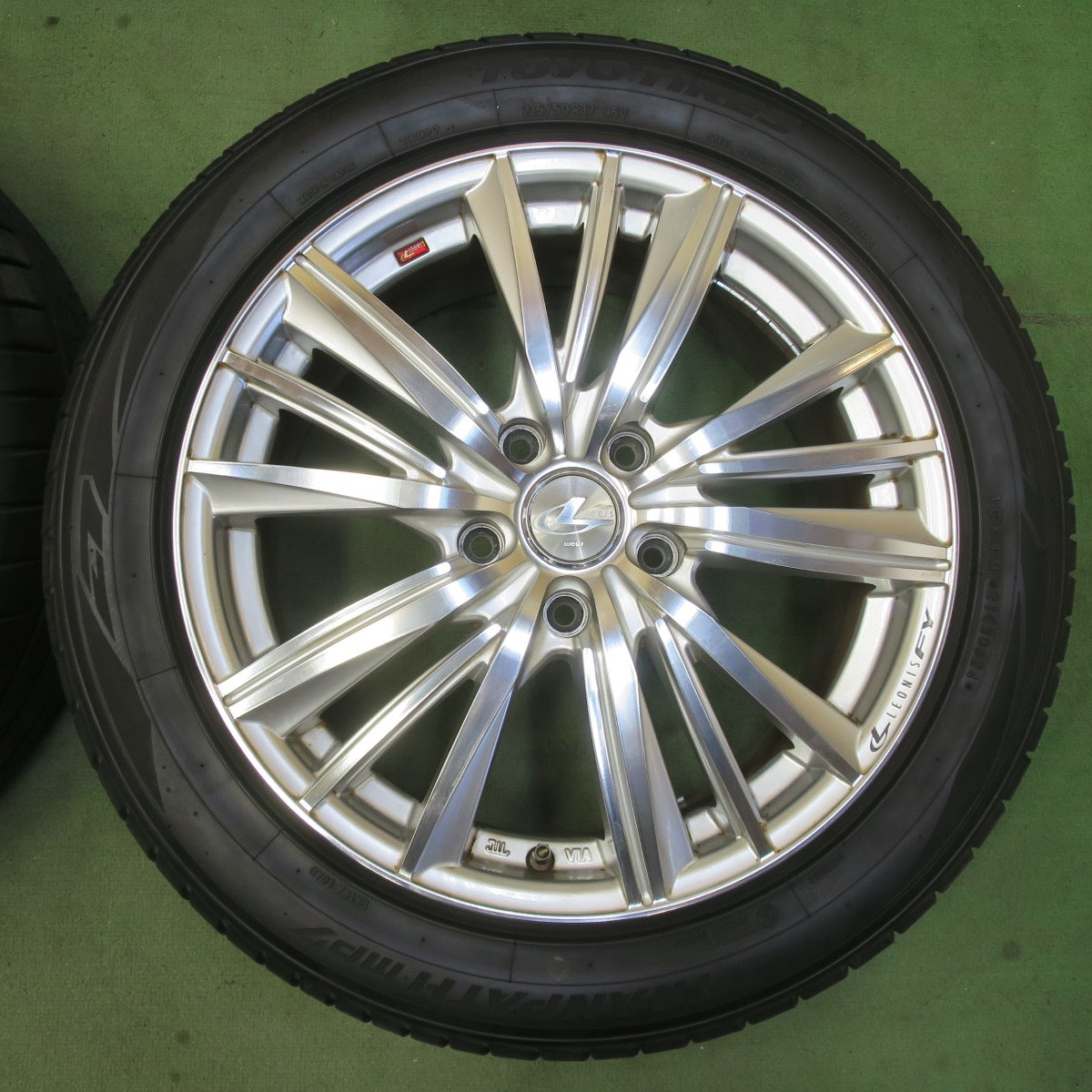 バリ溝！24年！9.5分★LEONIS FY 215/50R17 トーヨー トランパス MP7 レオニス 17インチ PCD114.3/5H★6051004IMノ