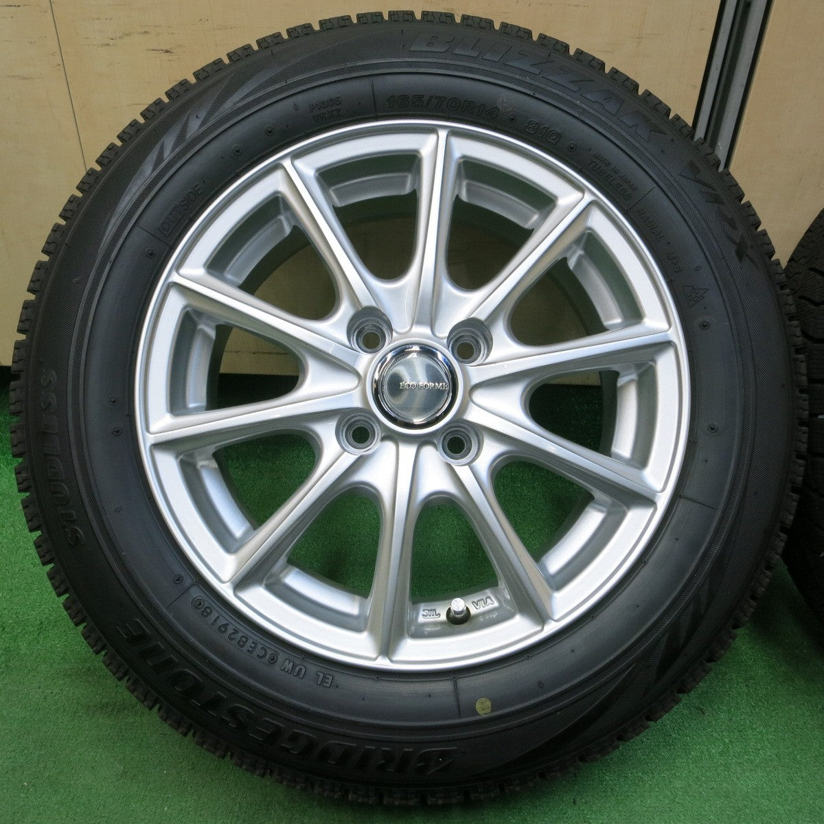 *送料無料* バリ溝！キレイ！9分★スタッドレス 165/70R14 ブリヂストン ブリザック VRX ECO FORME エコフォルム PCD100/4H★4042916イス