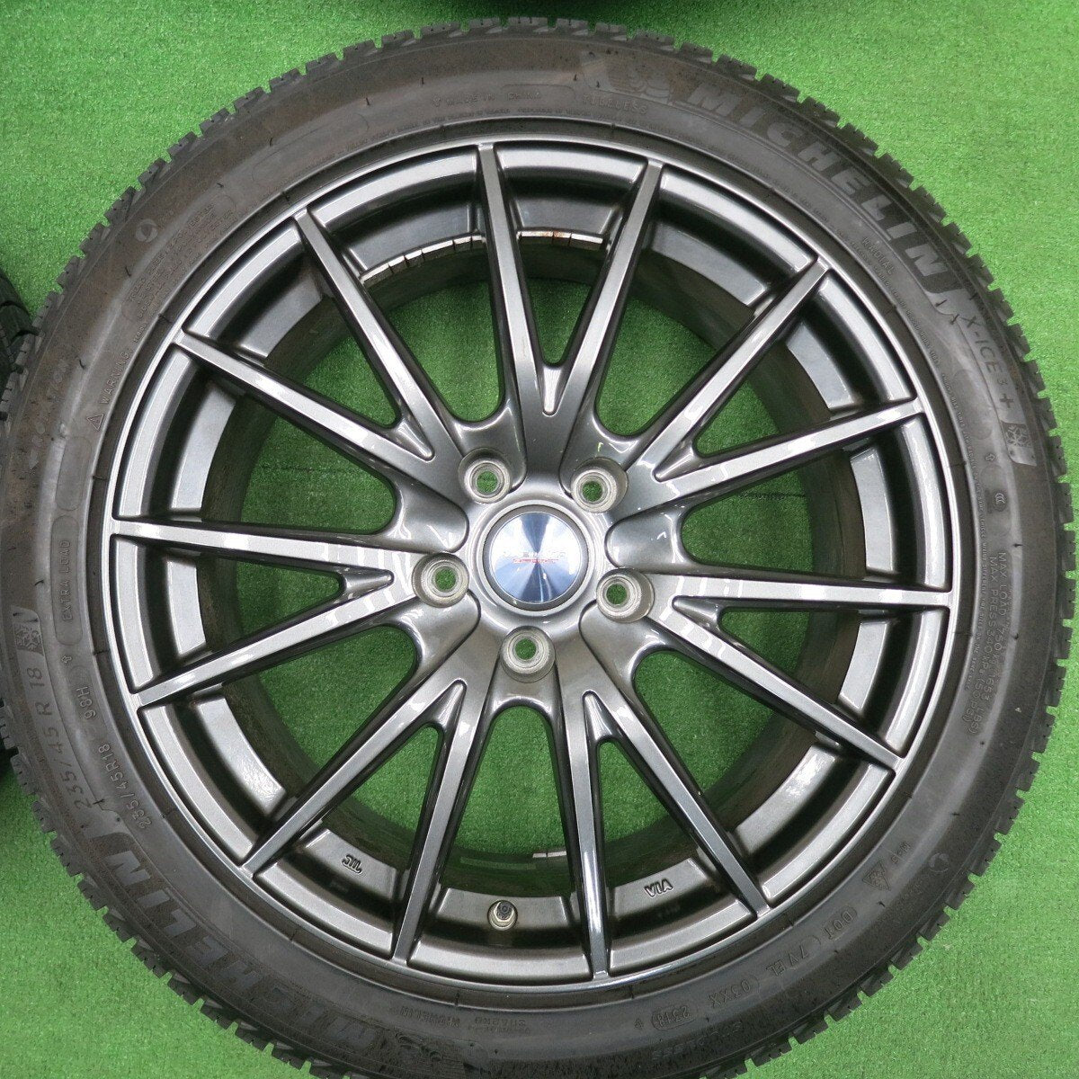 バリ溝！キレイ！9分★スタッドレス 235/45R18 ミシュラン X-ICE3+ VELVA SPORT ヴェルヴァ 18インチ PCD114.3/5H★4120801TNス