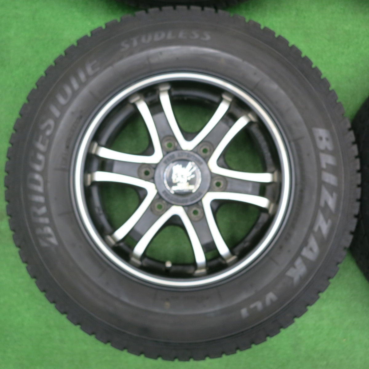[送料無料] 4本価格！22年★ハイエース等 スタッドレス WEDS ADVENTURE 195/80R15 107/105L ブリヂストン ブリザック VL1 PCD139.7/6H★4103003NJス