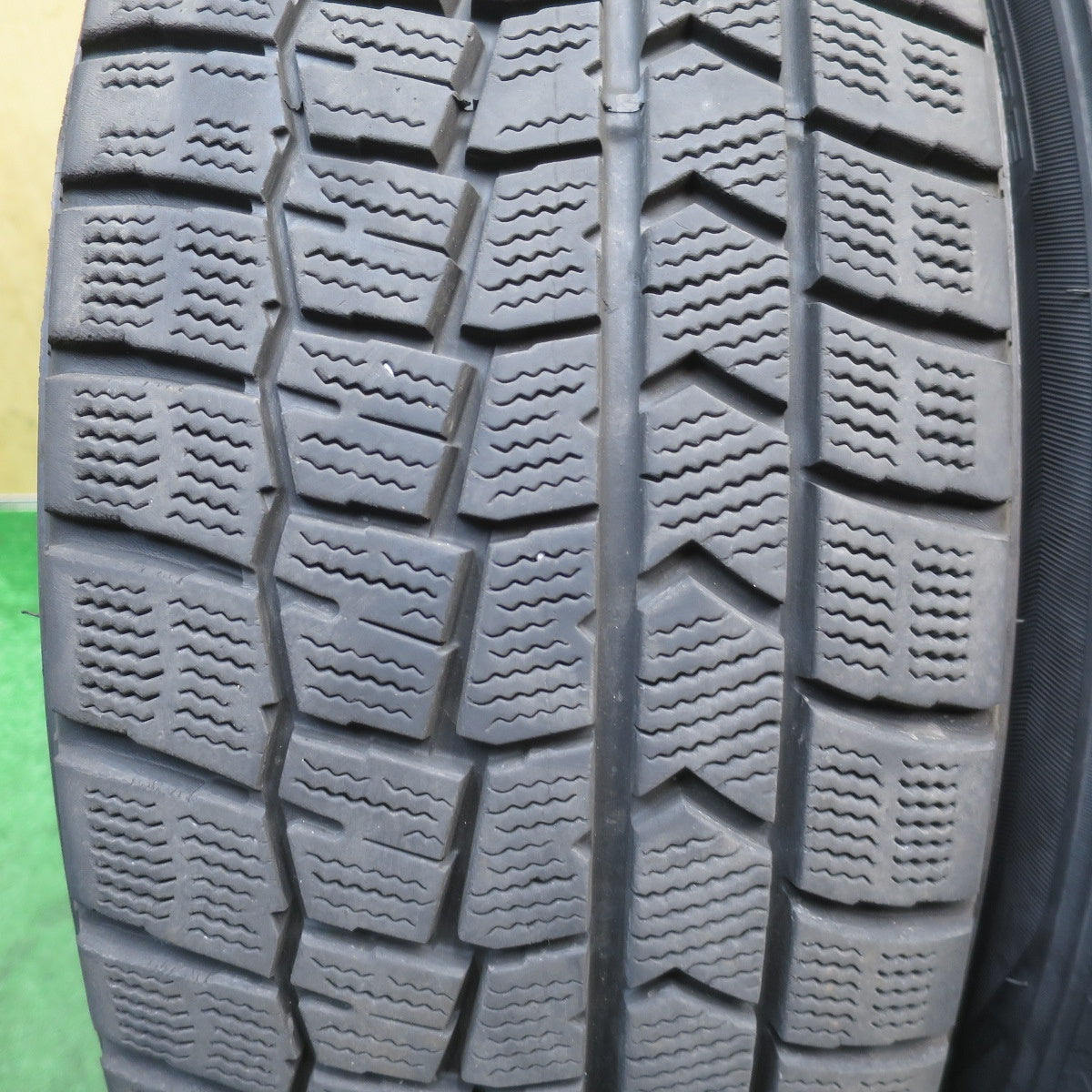 バリ溝！キレイ！9分◎スタッドレス 215/60R17 ダンロップ ウインター
