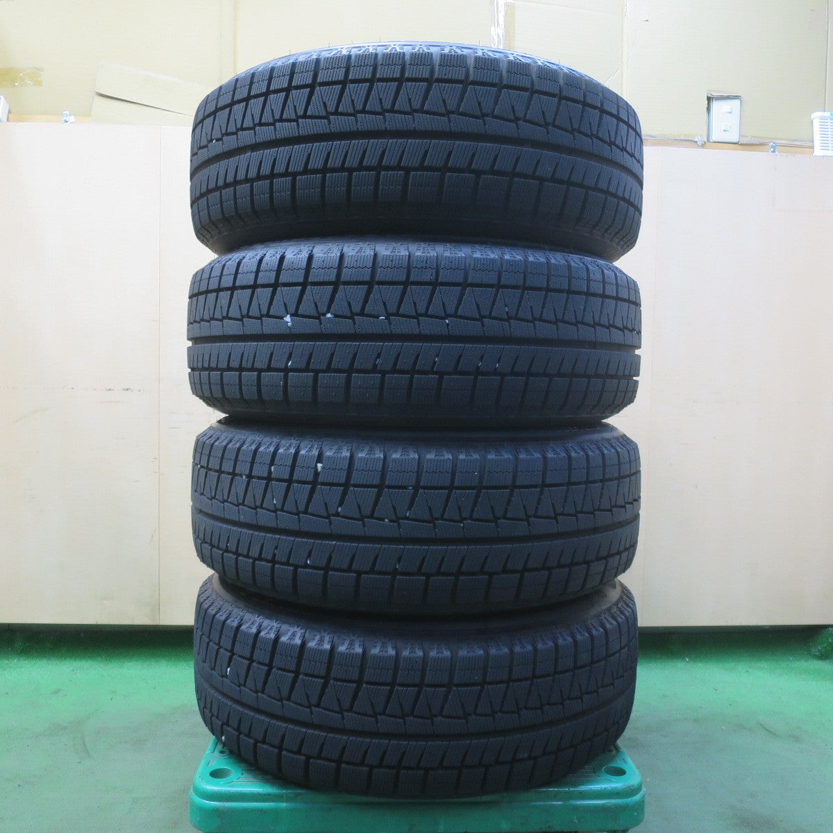 バリ溝！25年！ほぼ10分★ワーゲン 等 TECMAG Type 206R 215/60R16 スタッドレス ブリヂストン アイスパートナー2 テクマグ 16インチ PCD112/5H★6060602イス