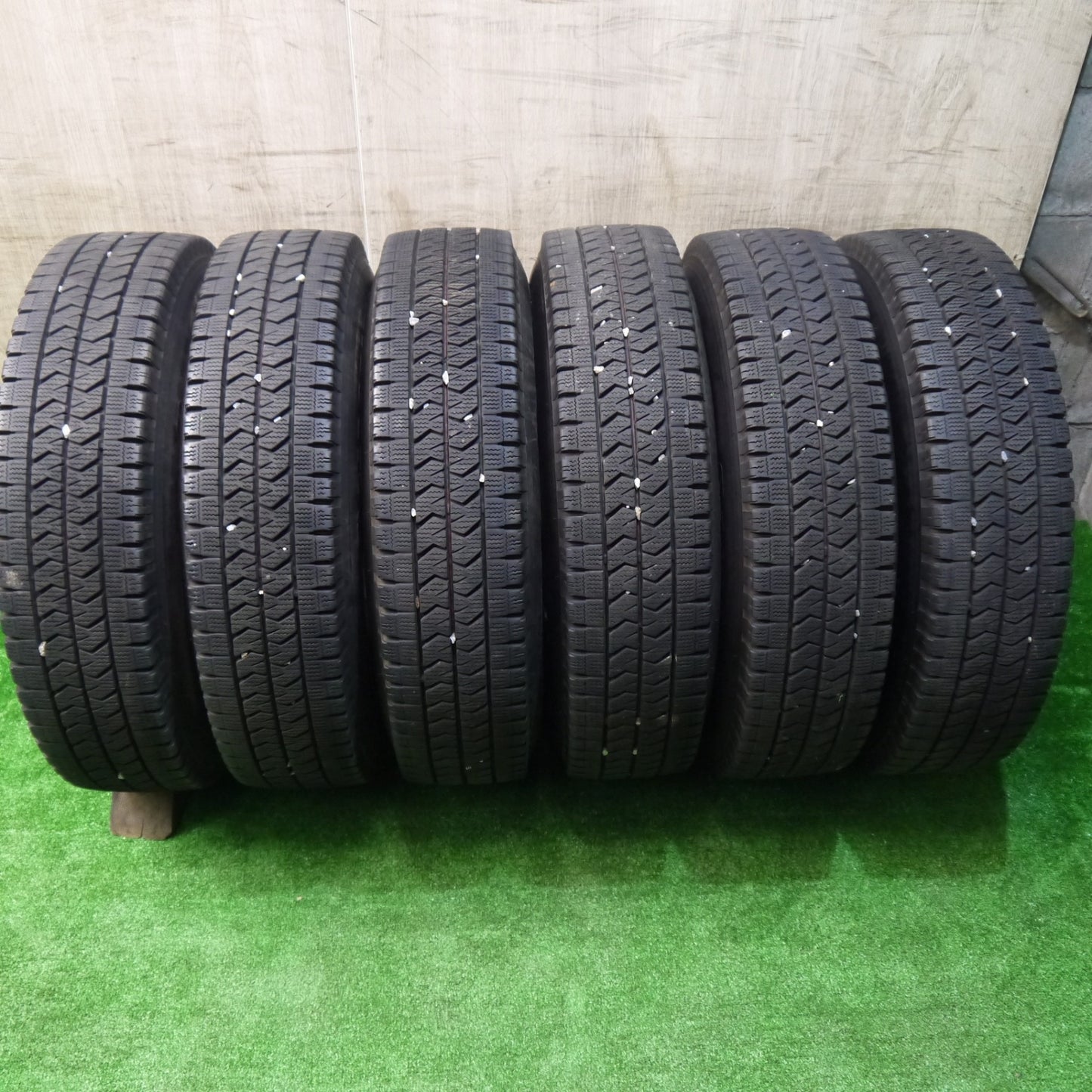 バリ溝！23年！9分！6本★トラック 195/85R16 114/112N スタッドレス ブリヂストン ブリザック W989 TOPY スチール 16インチ PCD203.2/5H★5111201KKス