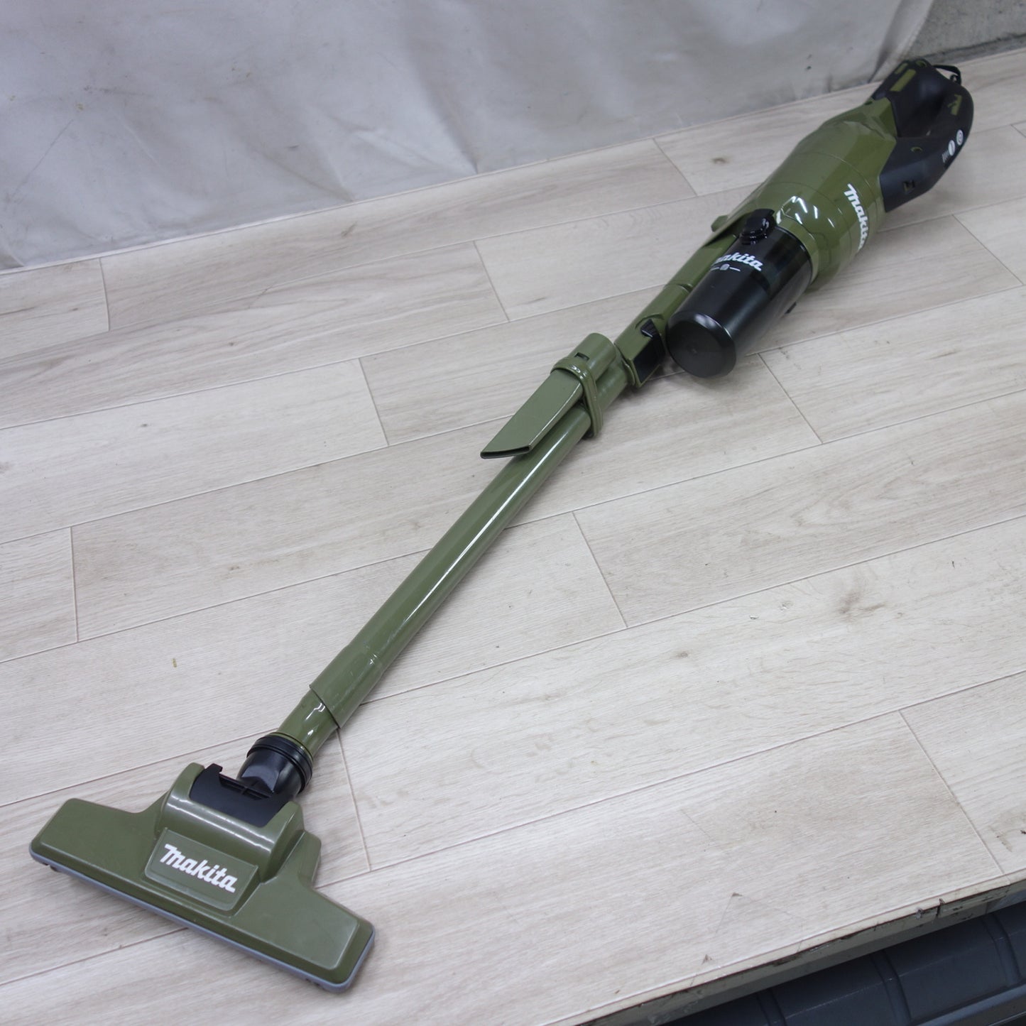 [送料無料] 美品◆マキタ 充電式 クリーナー CL003G コードレス 掃除機 36V 40V(max) 集塵機 集じん オリーブ Makita◆