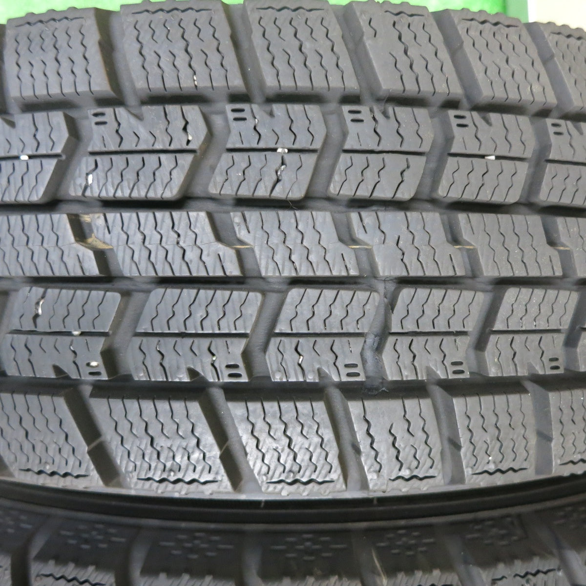 [送料無料] バリ溝！23年！キレイ！9.5分以上★スタッドレス 155/65R14 グッドイヤー アイスナビ7 EMBELY 14インチ PCD100/4H★4120805TNス