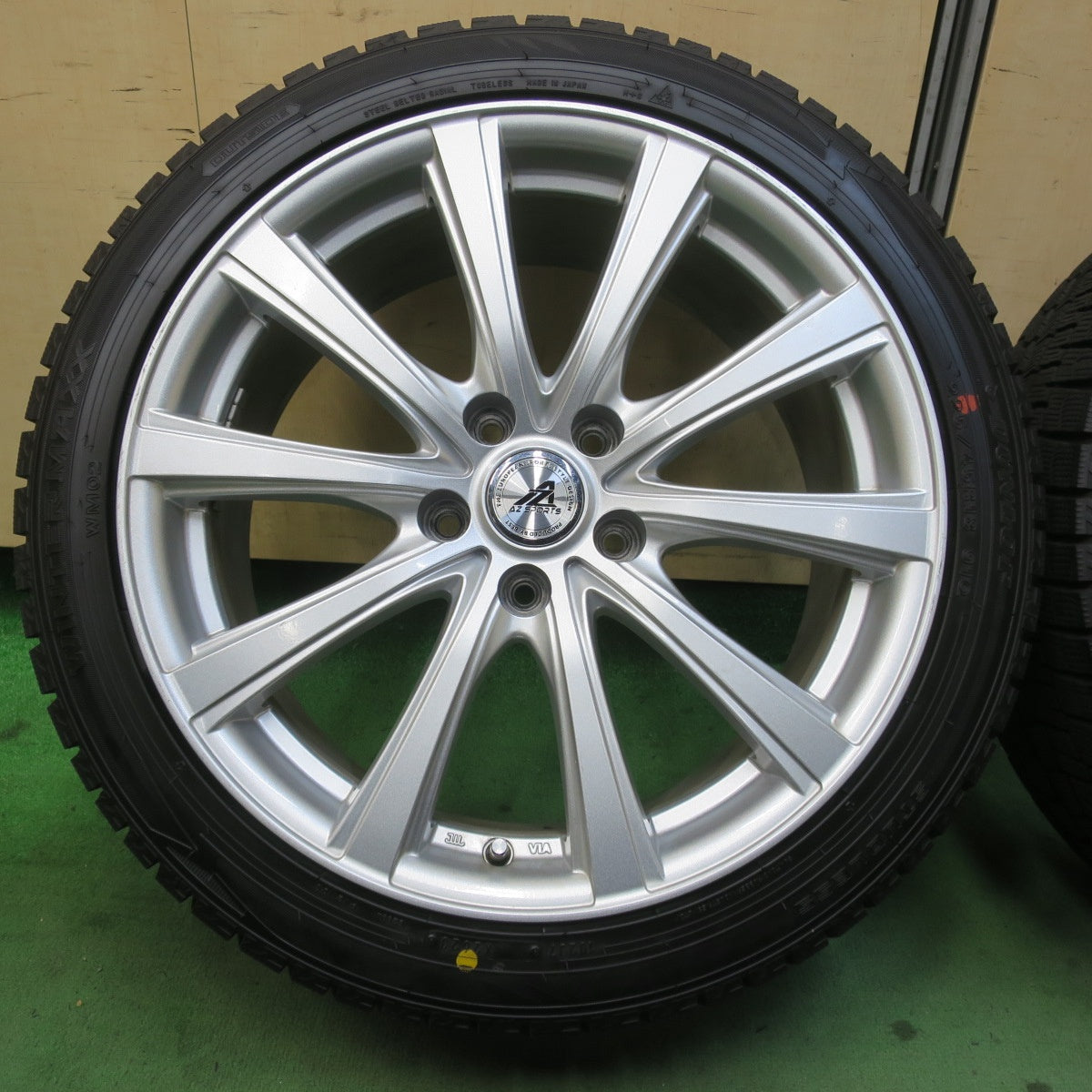 バリ溝！23年！9.5分★スタッドレス 225/45R18 ダンロップ ウインターマックス WM02 AZ SPORTS AZスポーツ 18インチ PCD114.3/5H★5123017イス