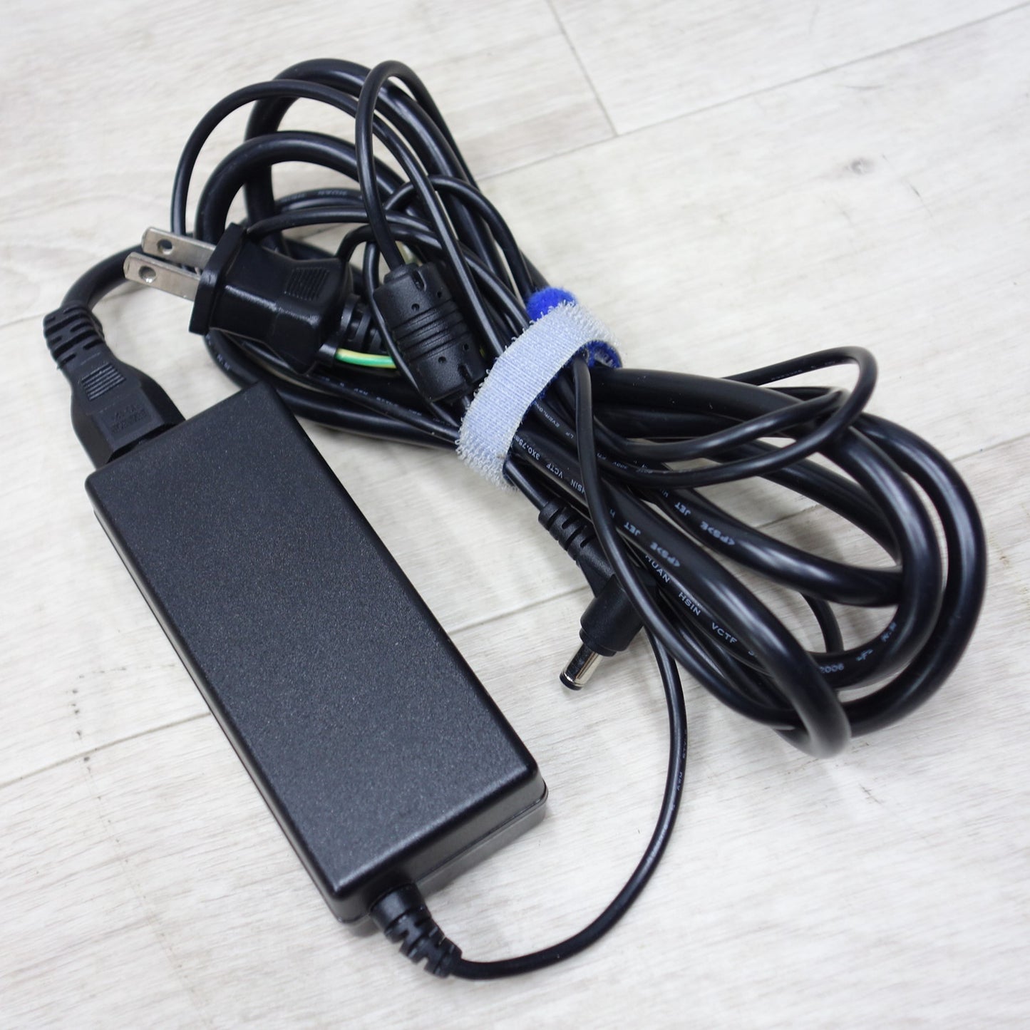 [送料無料] ◆インテル Intel NUC 小型 PC DC3217IYE 電源アダプター 付き Corei3-3217U メモリ 8GB Win10 Home 64bit ジャンク ⑤◆