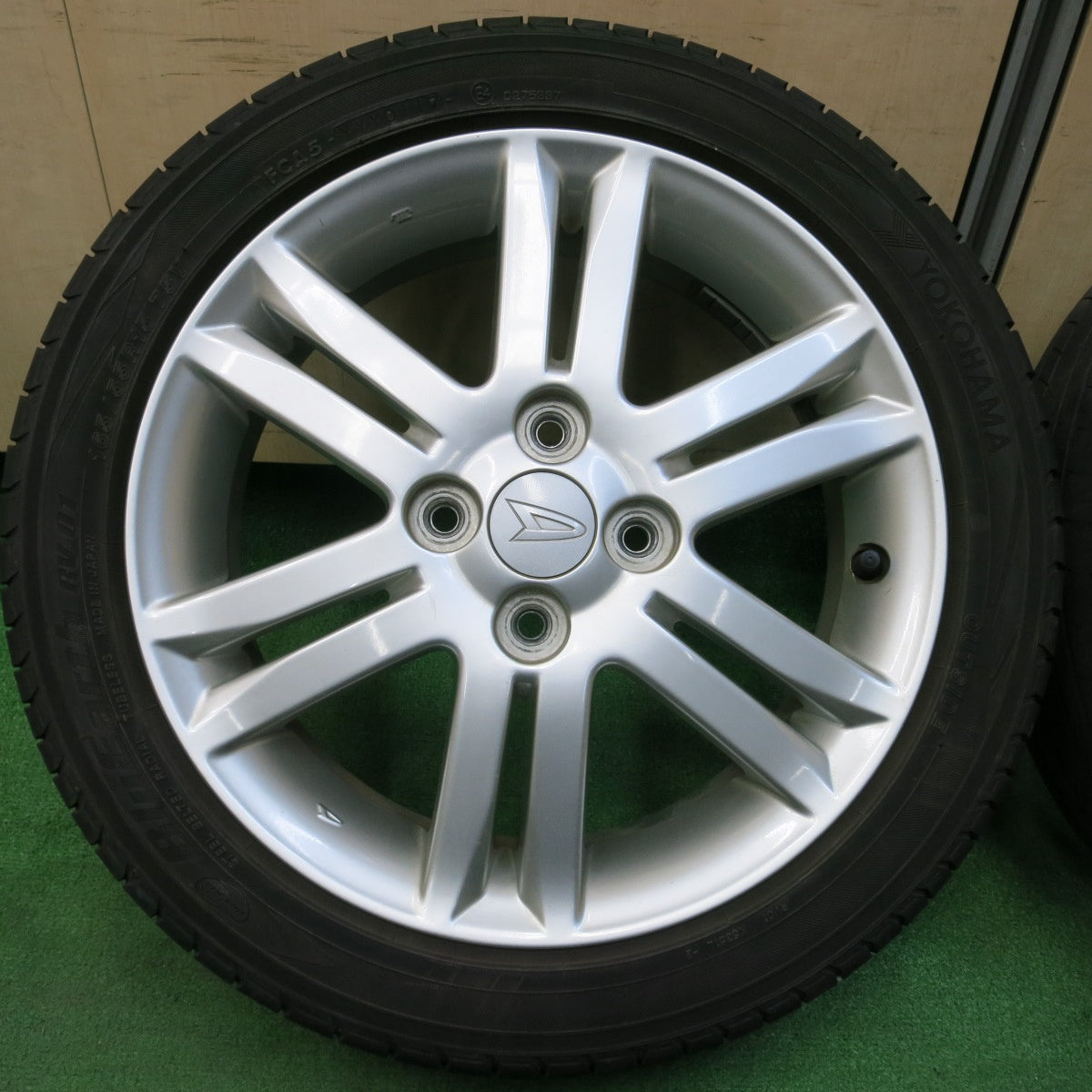*送料無料* キレイ★ダイハツ タント カスタム 純正 165/55R15 ヨコハマ ブルーアース RV-01 15インチ PCD100/4H★4040606イノ