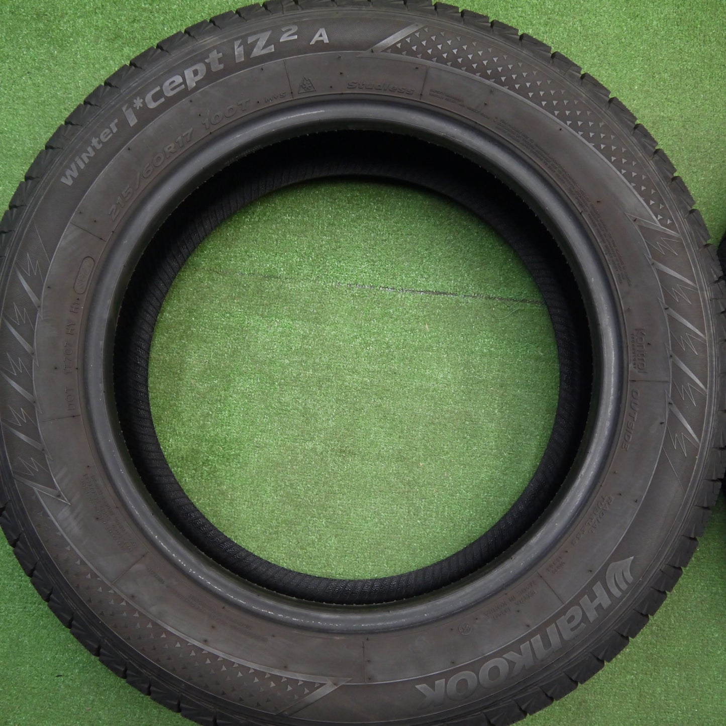 バリ溝！22年！9.5分★スタッドレス 215/60R17 ハンコック ウインターアイセプト IZ2A タイヤ 17インチ アルファード エスティマ エクストレイル 等★5121208Hスタ