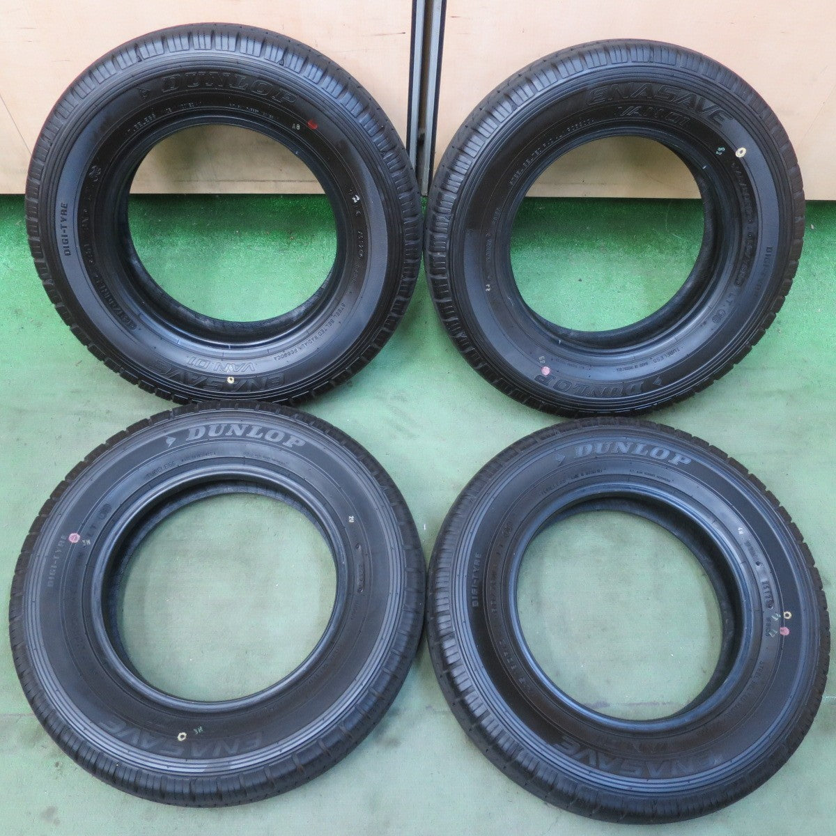 超バリ溝！25年！9.5分以上★145/80R12 80/78N ダンロップ エナセーブ VAN01 タイヤ 12インチ 軽 トラック 軽 バン ハイゼット エブリィ 等★6060403イノタ
