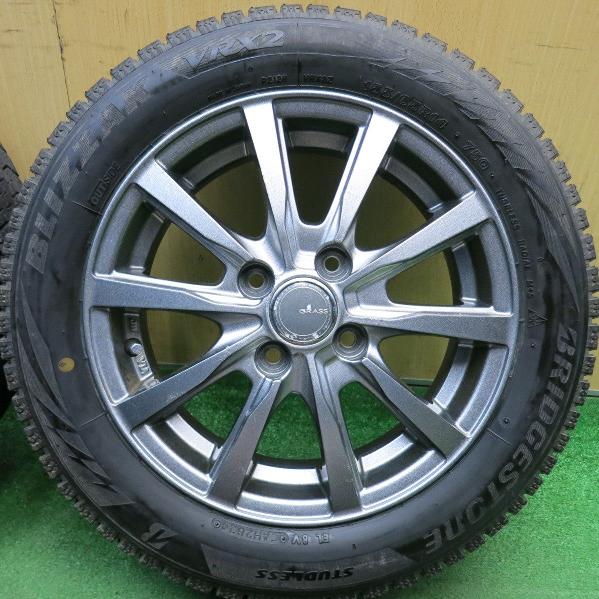 バリ溝！24年！8.5分★スタッドレス 155/65R14 ブリヂストン ブリザック VRX2 GRASS グラス 14インチ PCD100/4H★6041803HAス