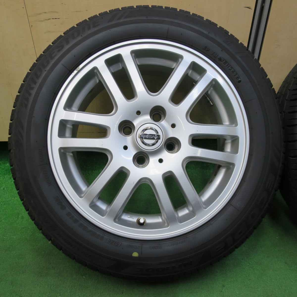 [送料無料] バリ溝！9分★日産 ノート キューブ 等 純正 175/65R15 ブリヂストン エコピア NH100C 15インチ PCD100/4H★4103002イノ