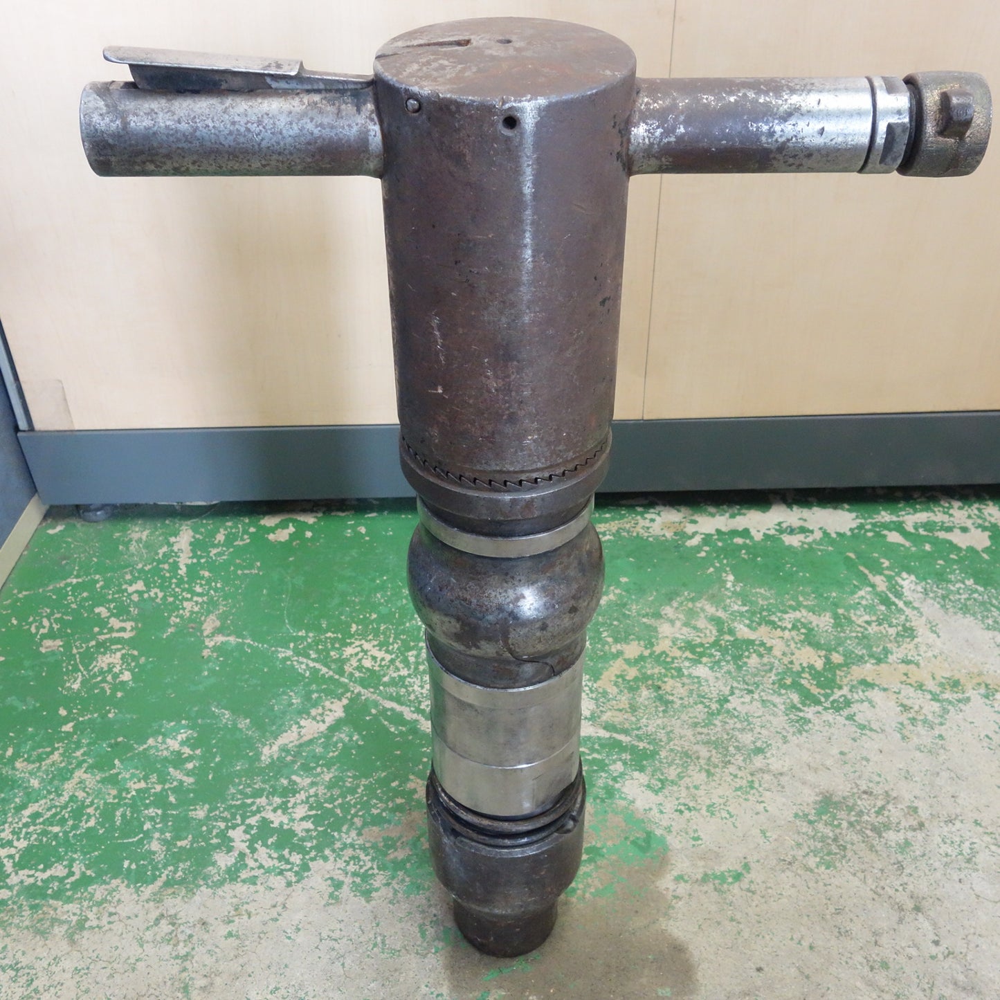 [送料無料] ☆東空 TOKU エアー式 コンクリート ブレーカー TCB型 TCB-300 ハツリ☆