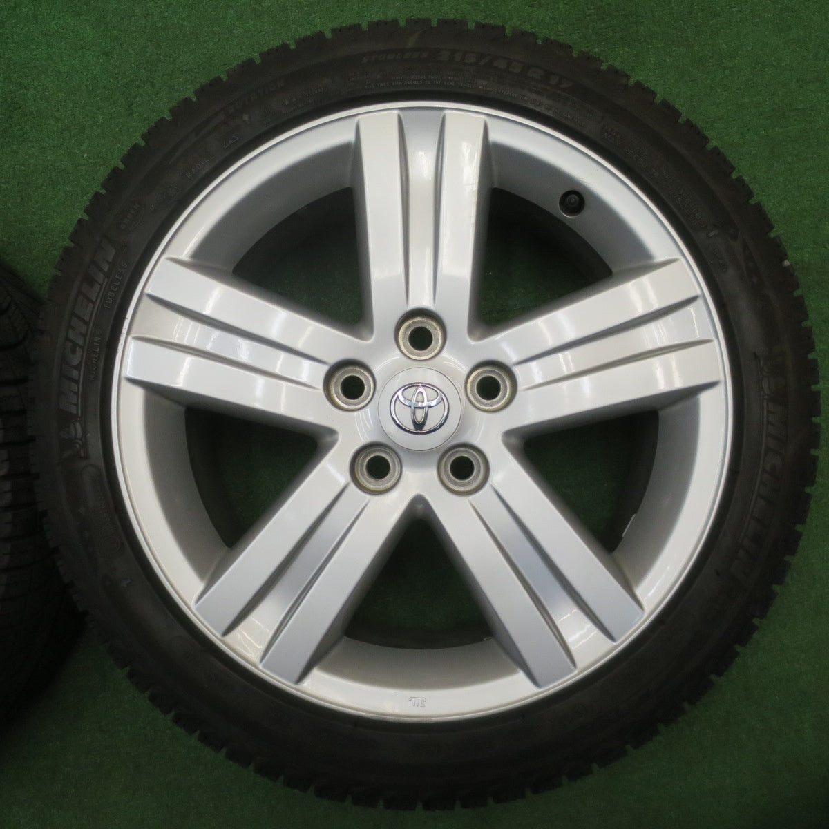 バリ溝！9分★トヨタ ブレイド 純正 215/45R17 スタッドレス ミシュラン X-ICE XI3 17インチ PCD114.3/5H★5112103NJス