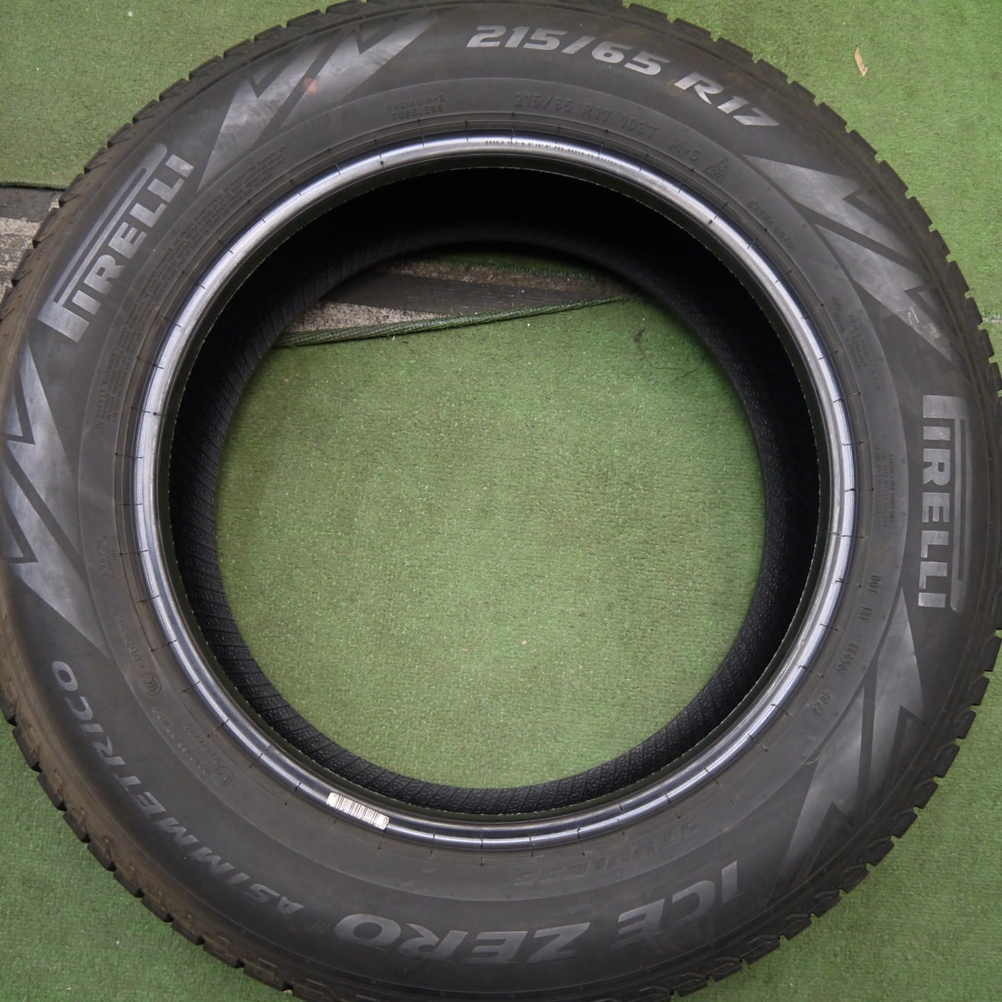 4本価格！22年★スタッドレス 215/65R17 ピレリ アイスゼロ アシンメトリコ タイヤ 17インチ ワーゲン ティグアン アウディ Q3 等★5100101Hスタ