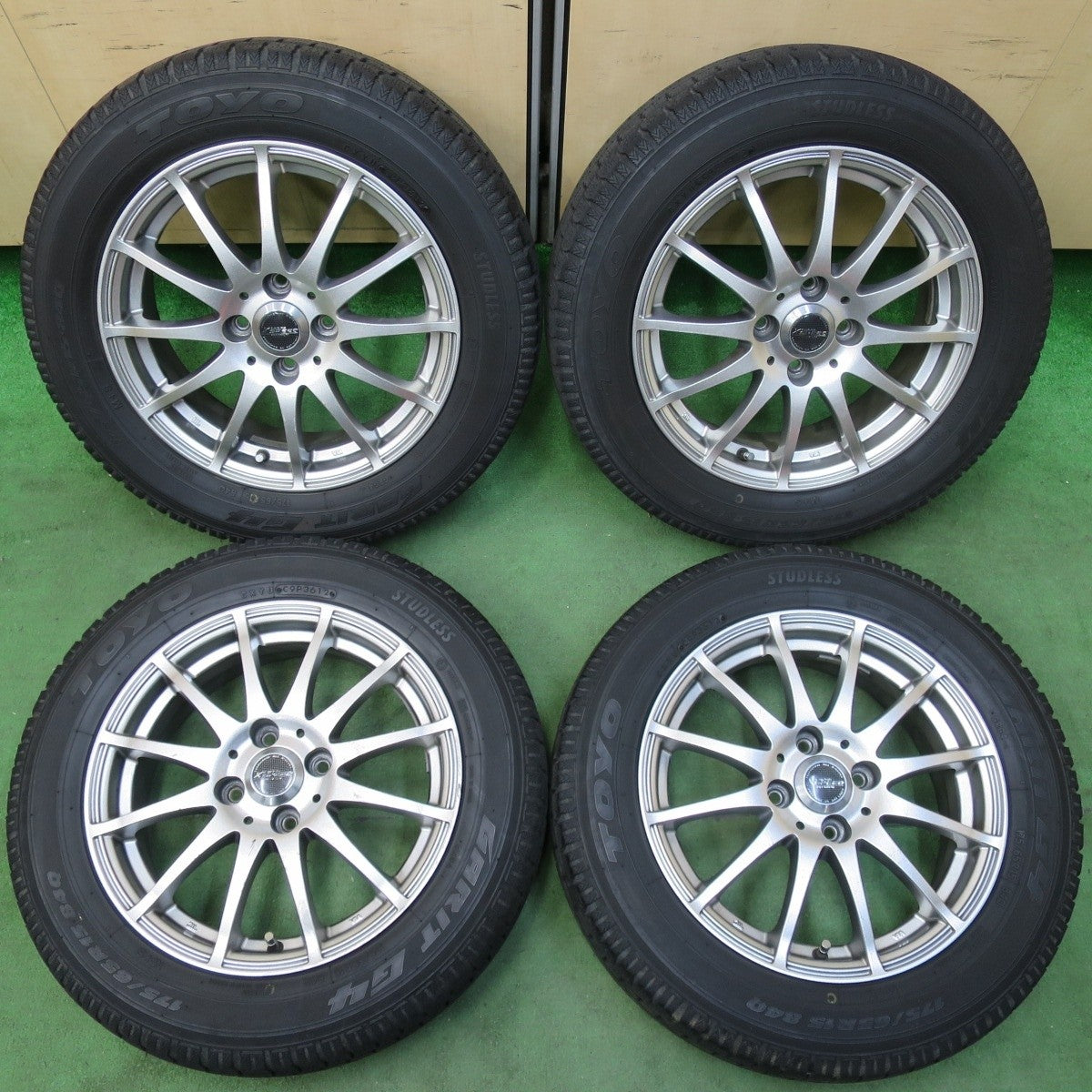 4本価格★スタッドレス 175/65R15 トーヨー ガリット G4 X CROSS SPEED PREMIUM クロススピード PCD100/4H★5012709イス