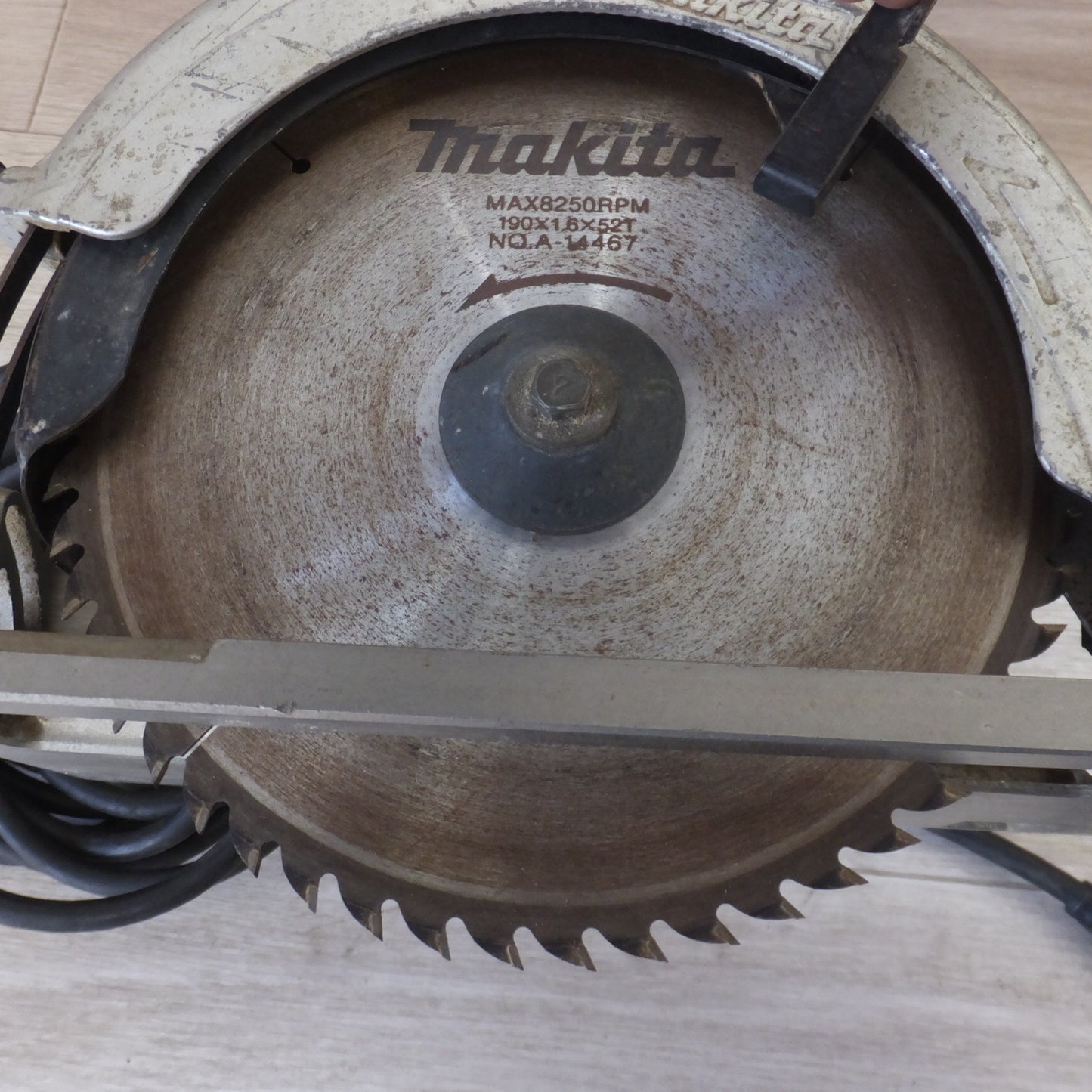 [送料無料] ★マキタ makita 7型マルノコ 5831BA　180～190mm　100V 11A 50-60Hz 1050W　木工用 超硬丸ノコ★