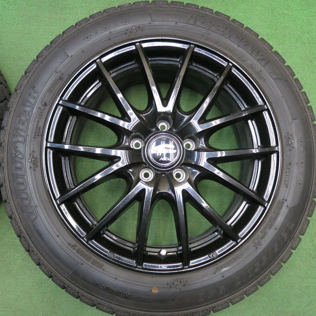 バリ溝！9.5分★スタッドレス 215/55R17 グッドイヤー アイスナビ7 SCHNEIDER MiD シュナイダー 17インチ PCD114.3/5H★6042605HAス