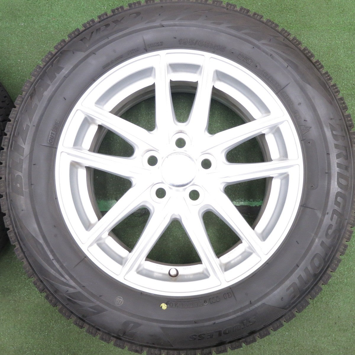 *送料無料* 4本価格！20年★スタッドレス 195/65R15 ブリヂストン ブリザック VRX2 ECO FORME エコフォルム 15インチ PCD100/5H★4051004HAス