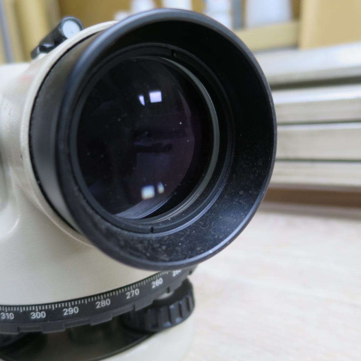 [送料無料] 三脚付き◆Nikon ニコン オートレベル AE-7C 三脚付 自動レベル 測量器 測量機 土木測量◆