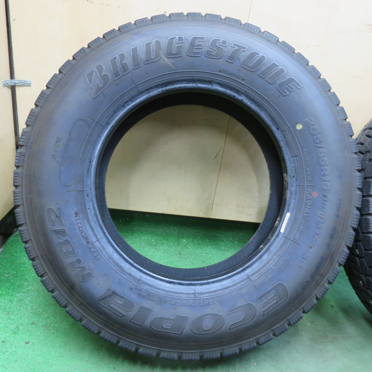 ほぼ未使用！25年！6本★トラック タイヤ 205/85R16 117/115N ブリヂストン エコピア M812 16インチ ミックス オールシーズン★6010917イスタ