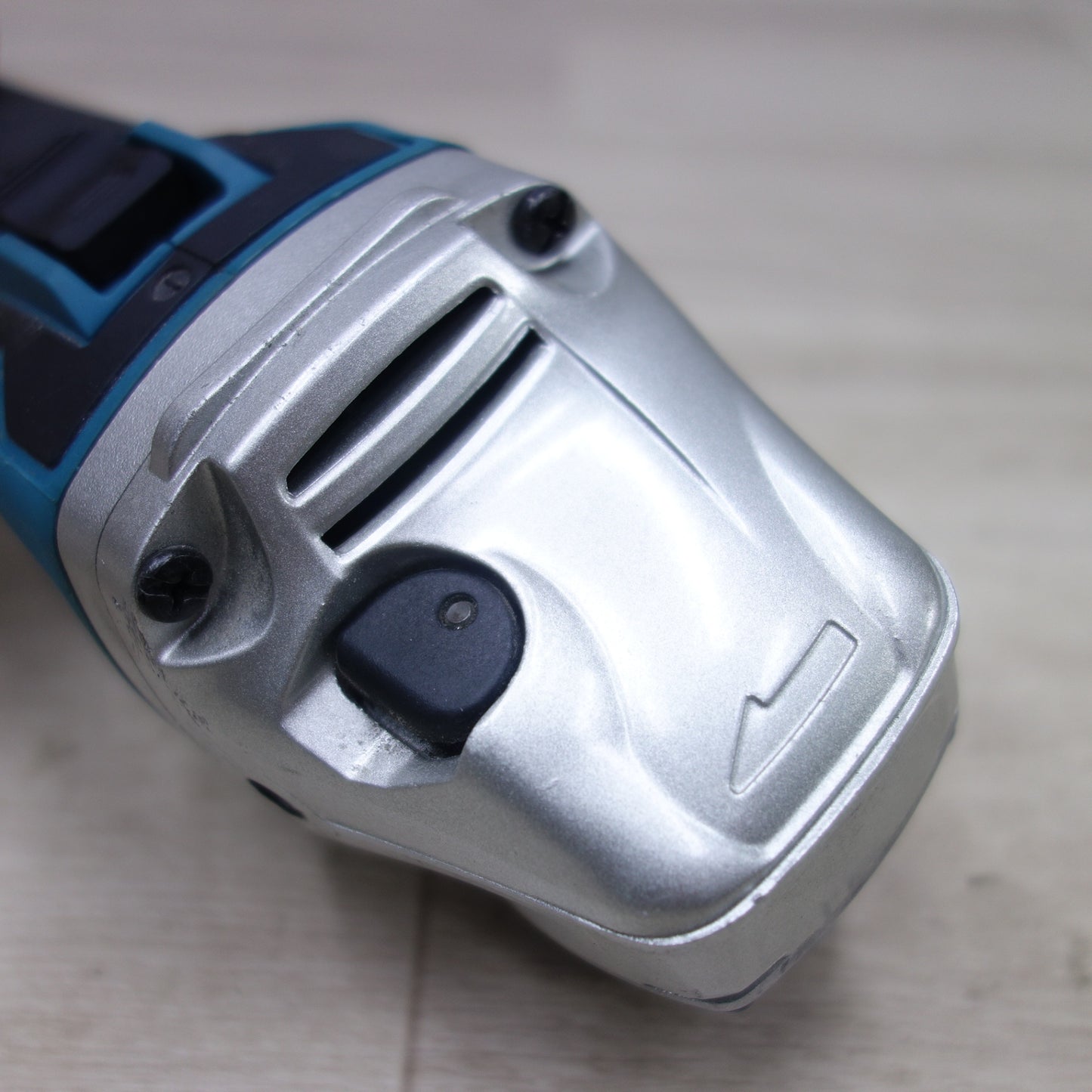 [送料無料] キレイ◆マキタ 100mm 充電式 ディスク グラインダ GA403DN 14.4V 電動 工具 研摩 研磨 機 コードレス Makita◆