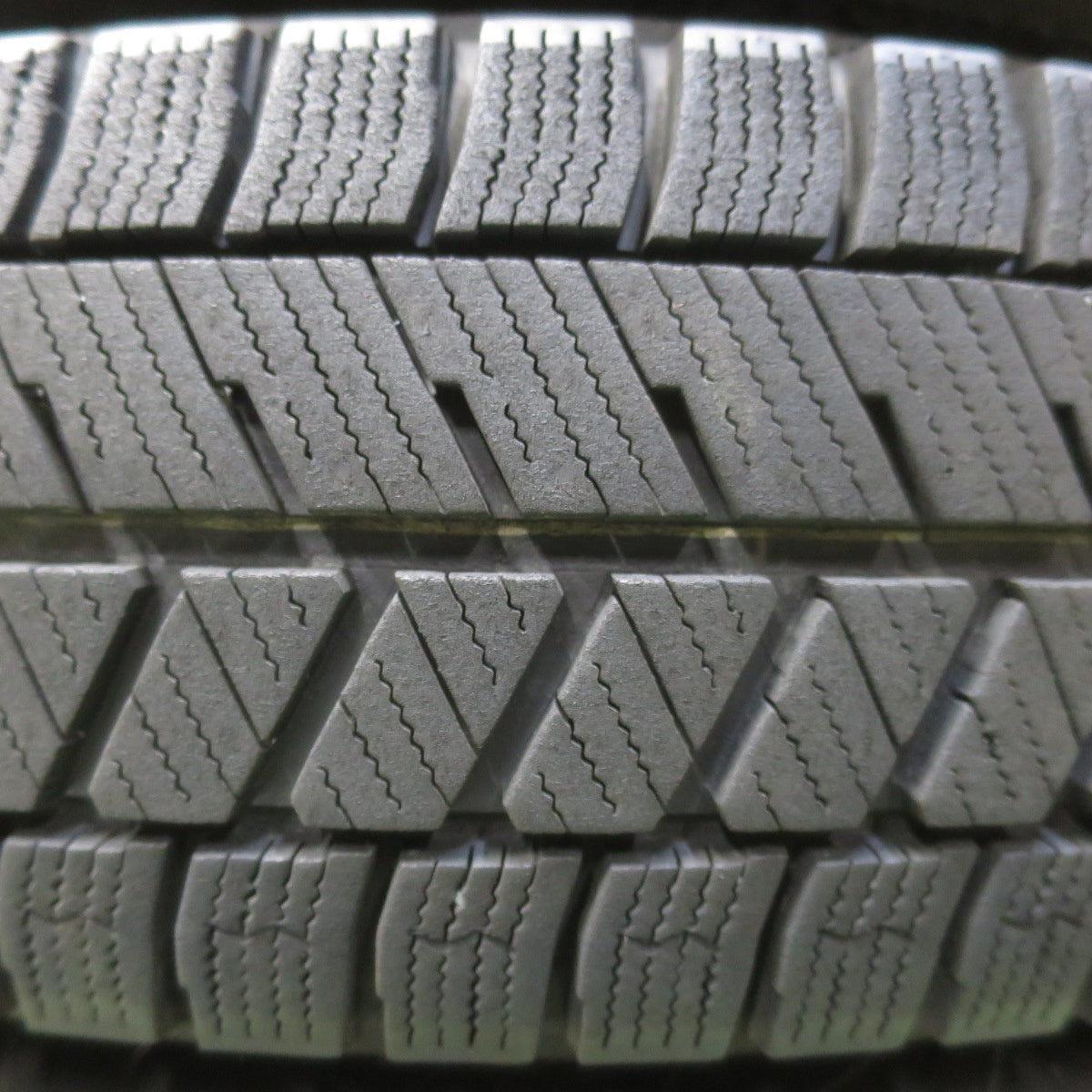 4本価格！22年◎スタッドレス 145/80R13 ブリヂストン ブリザック VRX3 PREO プレオ 13インチ PCD100/4H◎6092501イス