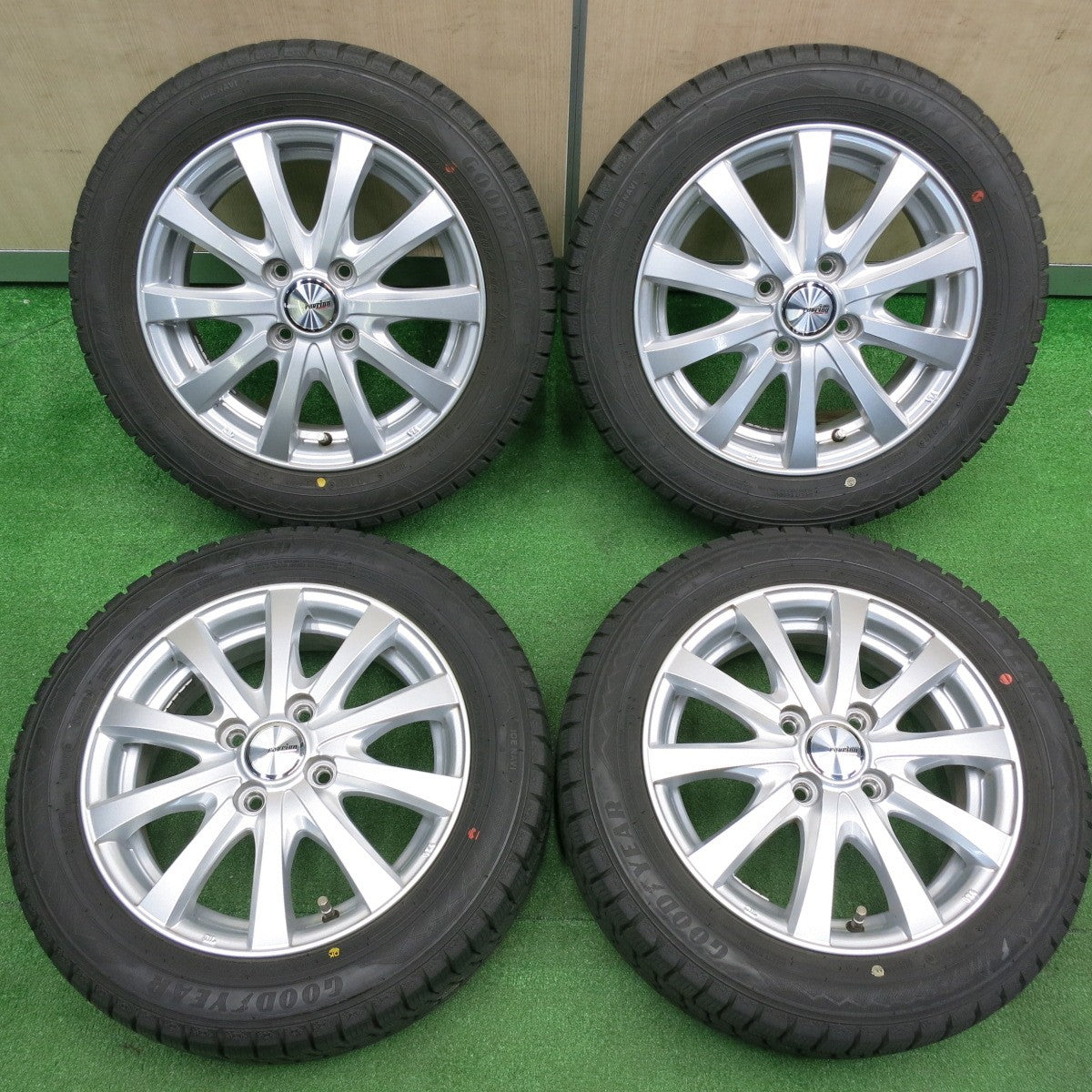 [送料無料] バリ溝！22年！キレイ！9分★スタッドレス 155/65R14 グッドイヤー アイスナビ8 ravrion RS01 ラブリオン 14インチ PCD100/4H★4120612TNス