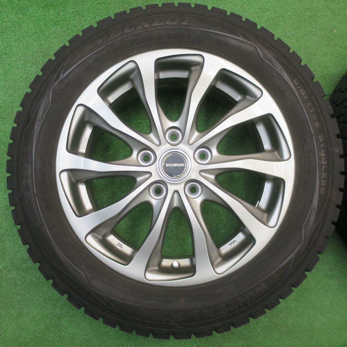 バリ溝！キレイ！9.5分以上★インプレッサ 等 205/60R16 スタッドレス ダンロップ ウインターマックス WM01 BALMINUM バルミナ 16インチ PCD100/5H★5110707NJス