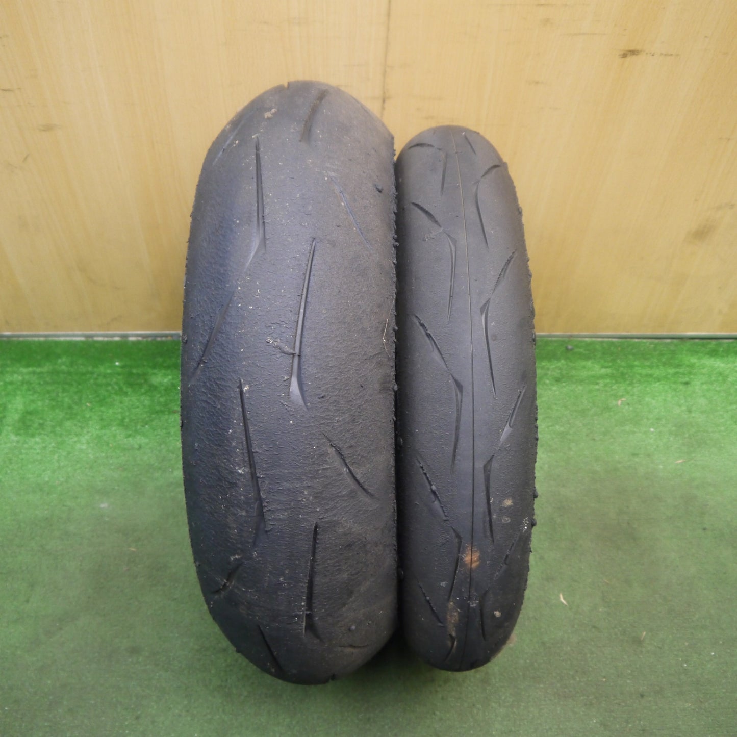前後セット！2本★バイク タイヤ 120/600R17 180/640R17 ブリヂストン バトラックス レーシング R10R レース 17インチ CBR600RR 等★5092212Hノタ