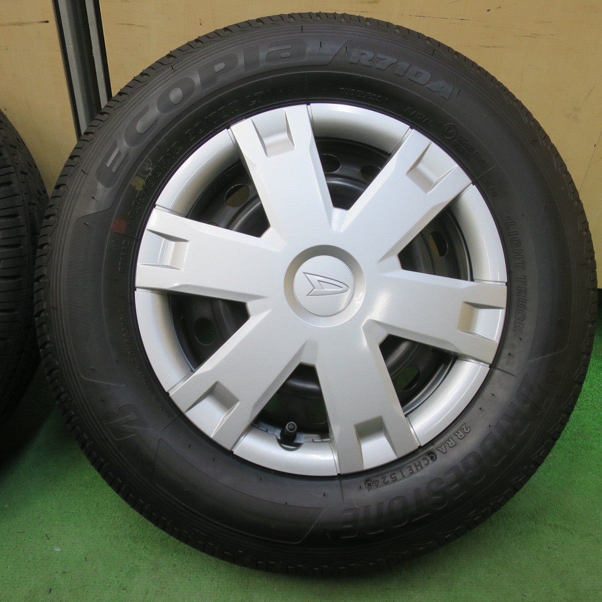 新車外し！24年★ダイハツ アトレー ハイゼット 等 純正 スチール 145/80R12 80/78N ブリヂストン エコピア R710A 12インチ PCD100/4H★6022810イノ