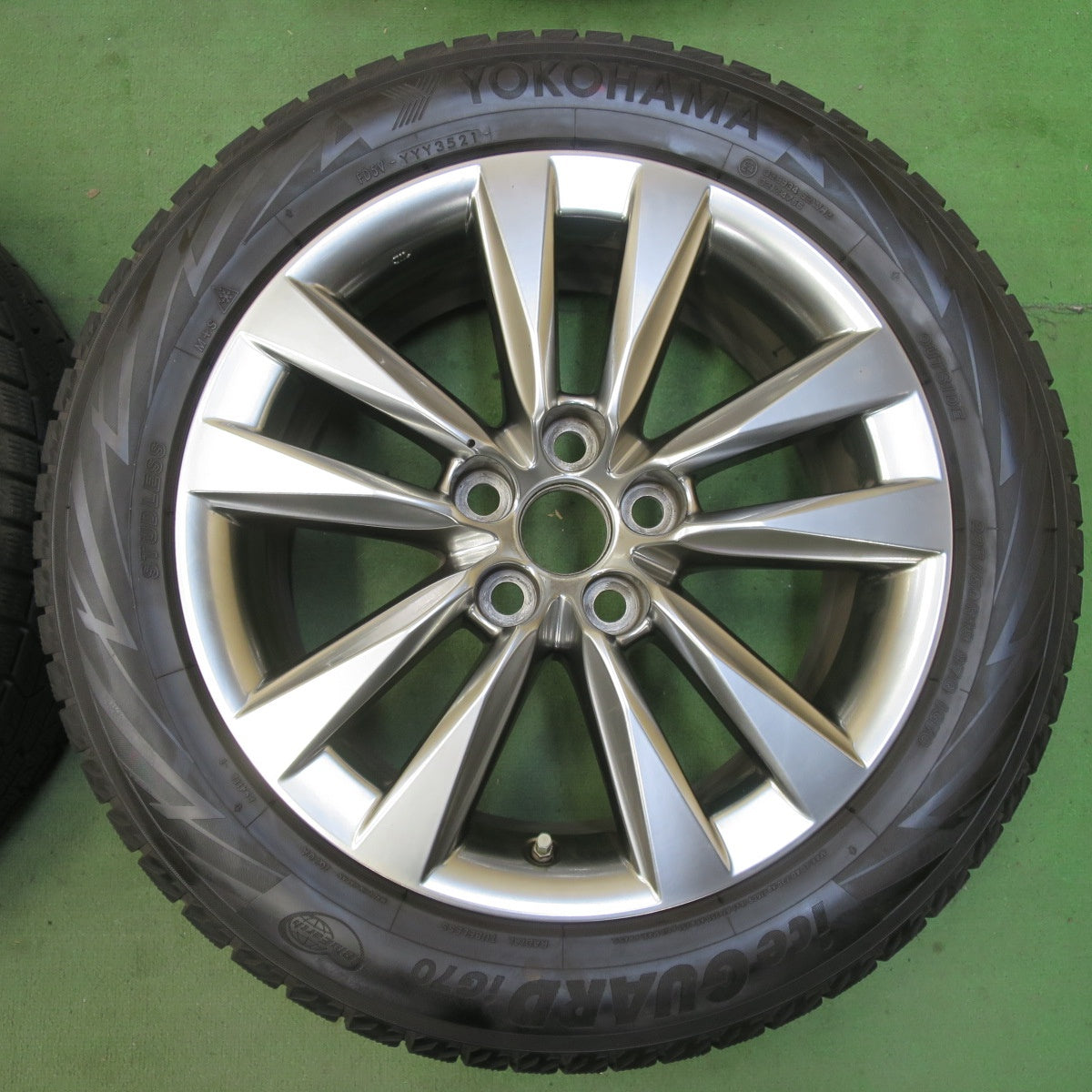 センサー付！バリ溝！21年！キレイ！9.5分★レクサス LS 純正 235/50R18 スタッドレス ヨコハマ アイスガード iG70 18インチ PCD120/5H★5093004イス
