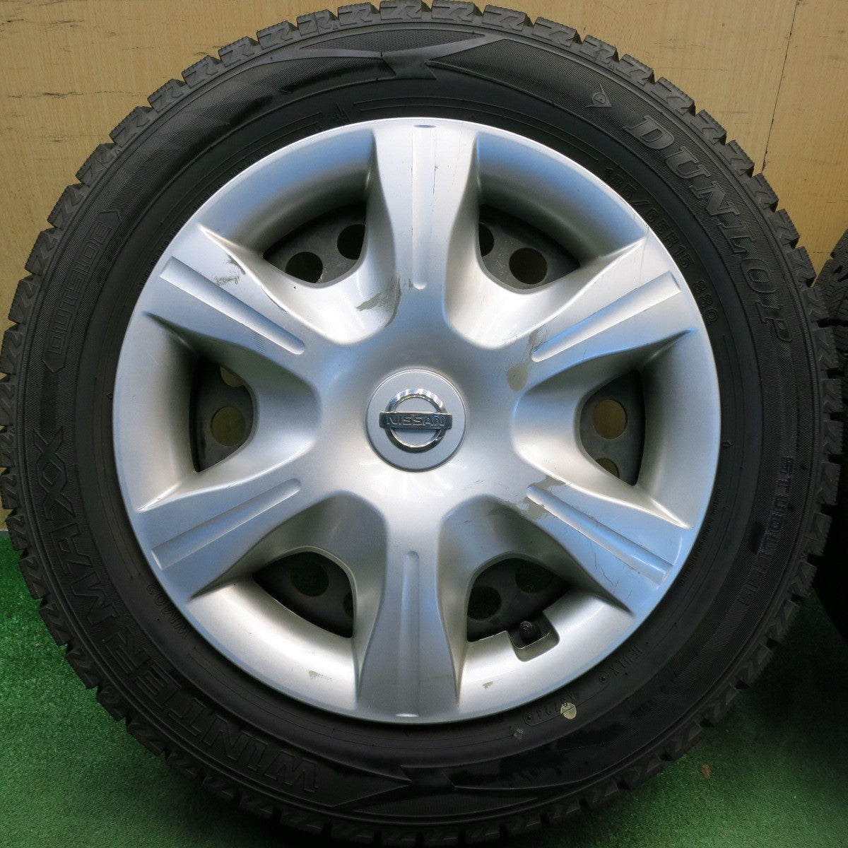 バリ溝！24年！9.5分◎日産 ティーダ 純正 スチール 185/65R15 スタッドレス ダンロップ ウインターマックス WM02 15インチ PCD100/4H◎6082702HAス