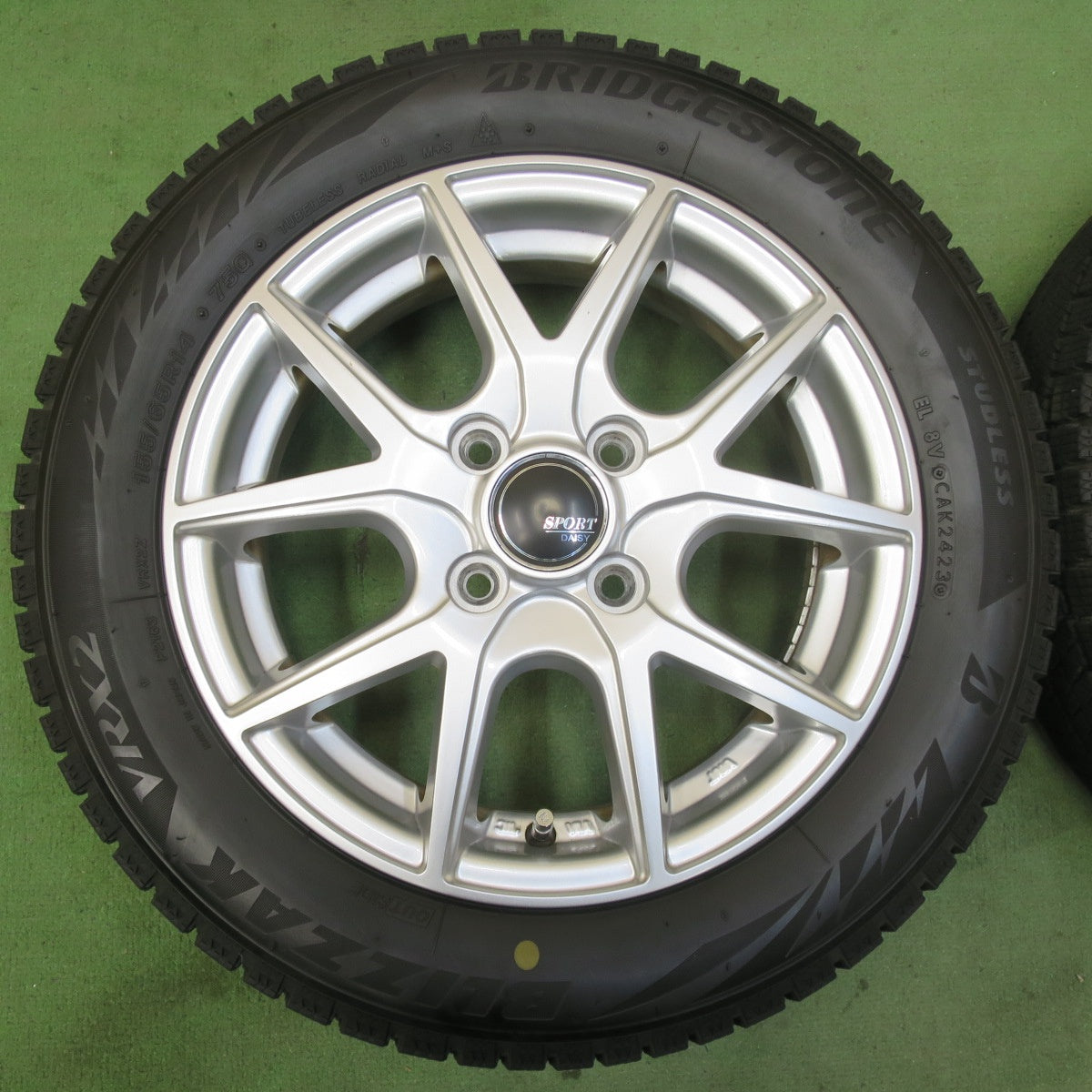 キレイ！23年★スタッドレス 155/65R14 ブリヂストン ブリザック VRX2 SPORT DAISY スポルト デイジー 14インチ PCD100/4H★5111104イス