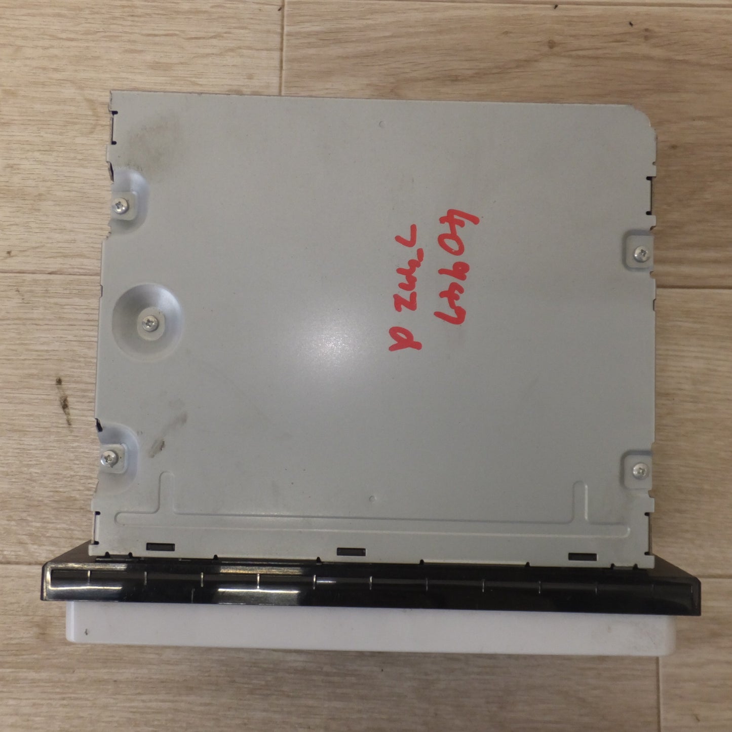 [送料無料] 現状品★パイオニア製 トヨタ 純正 メモリーナビ マルチAVステーション NSCP-W61 08545-00U60 セキュリティロック(21)★