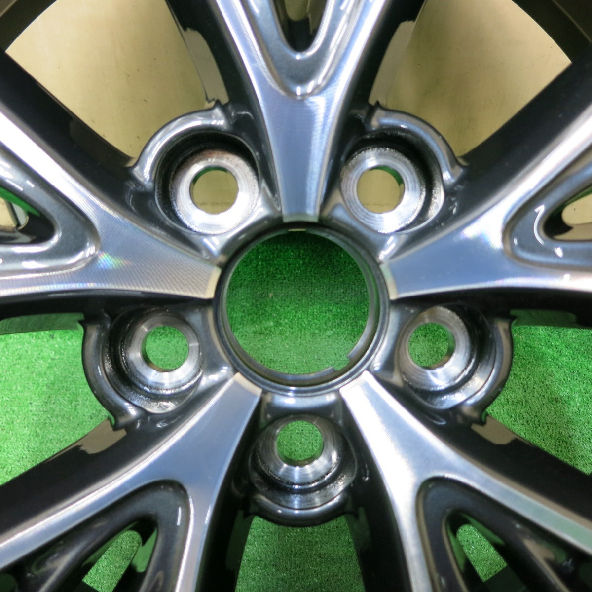 *送料無料* 新車外し★トヨタ 60系 プリウス Zグレード 純正 ホイール 19インチ 19×6.5J PCD114.3/5H★4050206イホ
