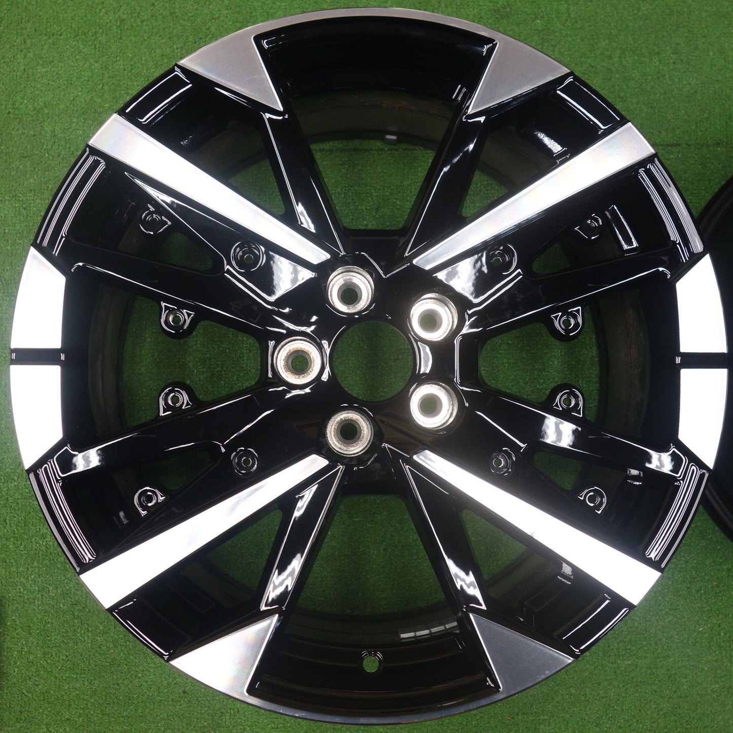 4本価格★プジョー 308 純正 ホイール 18インチ 18×8J PCD108/5H★6041701KTホ