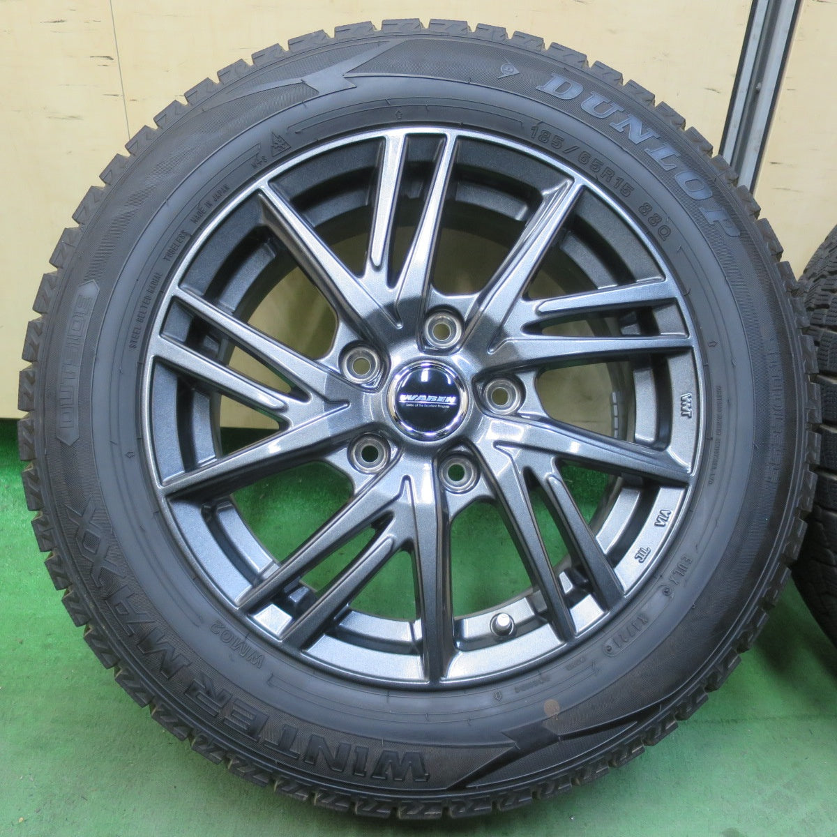 バリ溝！キレイ！9.5分★スタッドレス 185/65R15 ダンロップ ウインターマックス WM02 WAREN ヴァーレン 15インチ PCD114.3/5H★5123104イス