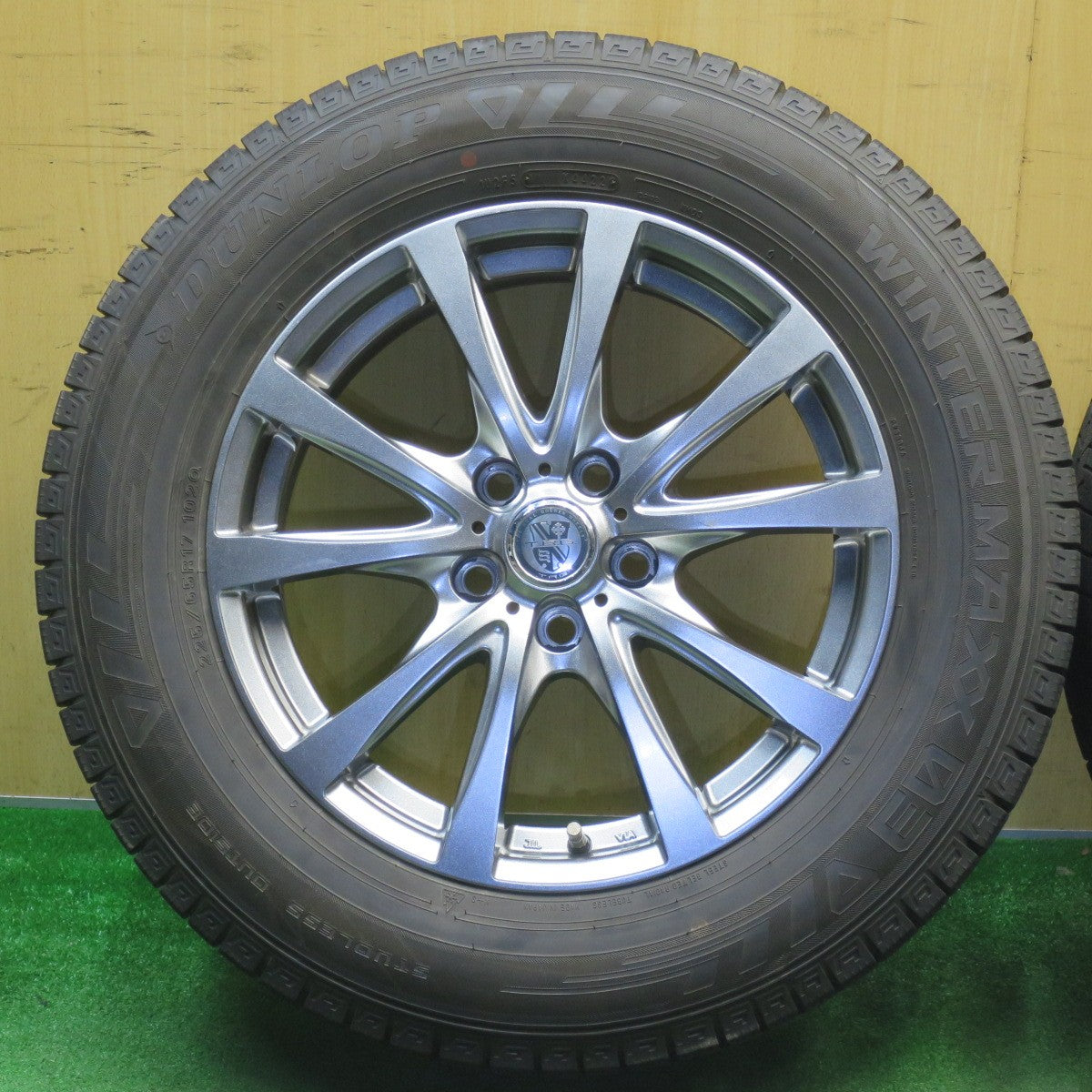 バリ溝！22年！キレイ！9.5分以上★スタッドレス 225/65R17 ダンロップ ウインターマックス 03 T.R.G. TRG 17インチ PCD114.3/5H★6021901NJス