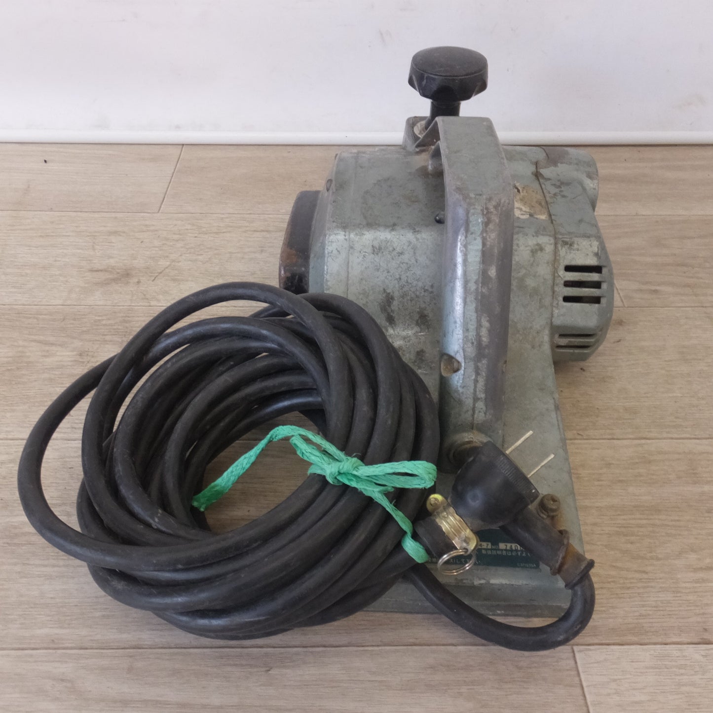 [送料無料] ★日立 HITACHI 156mm 電子かんな P50V　100V 50/60Hz 1330W 14A 8000～15000rpm★