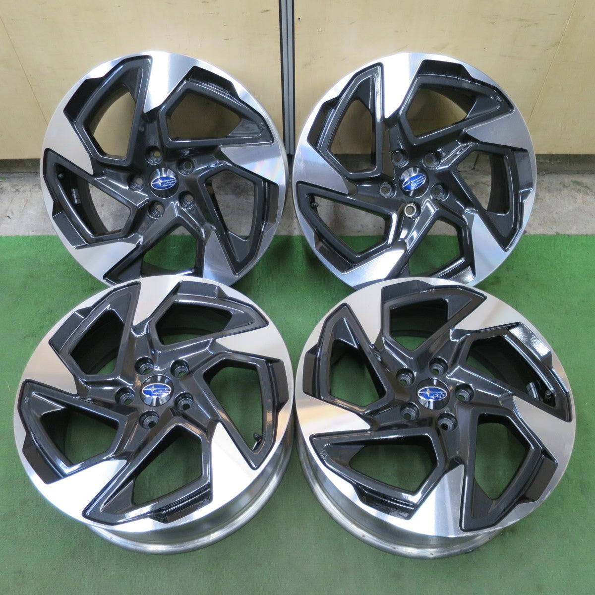 新車外し◎スバル クロストレック リミテッド 純正 ホイール 18インチ 18×7J PCD114.3/5H◎6082101NGホ