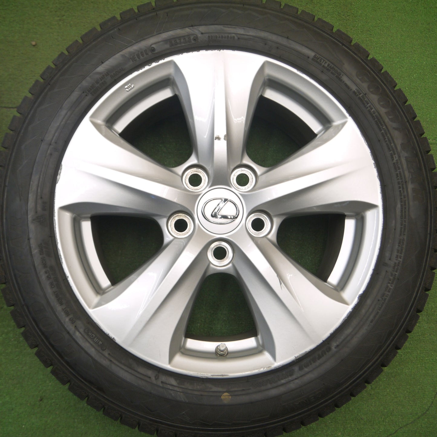 [送料無料] センサー付！バリ溝！23年！9.5分以上★レクサス 30系 IS 純正 205/55R16 スタッドレス グッドイヤー アイスナビ8 16インチ PCD114.3/5H★5022808Hス