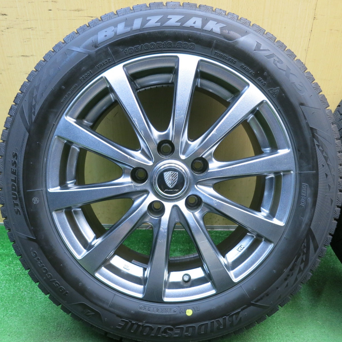 バリ溝！25年！9.5分以上◎スタッドレス 195/60R16 ブリヂストン ブリザック VRX3 MANARAY SPORT マナレイ スポーツ 16インチ PCD114.3/5H◎6101105HAス