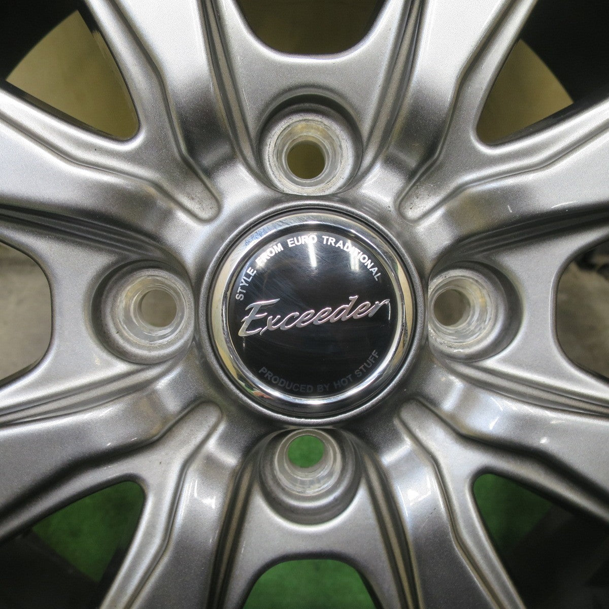 バリ溝！22年！キレイ！9.5分★スタッドレス 195/65R16 グッドイヤー アイスナビ7 Exceeder エクシーダー 16インチ PCD100/4H★5051701TTス
