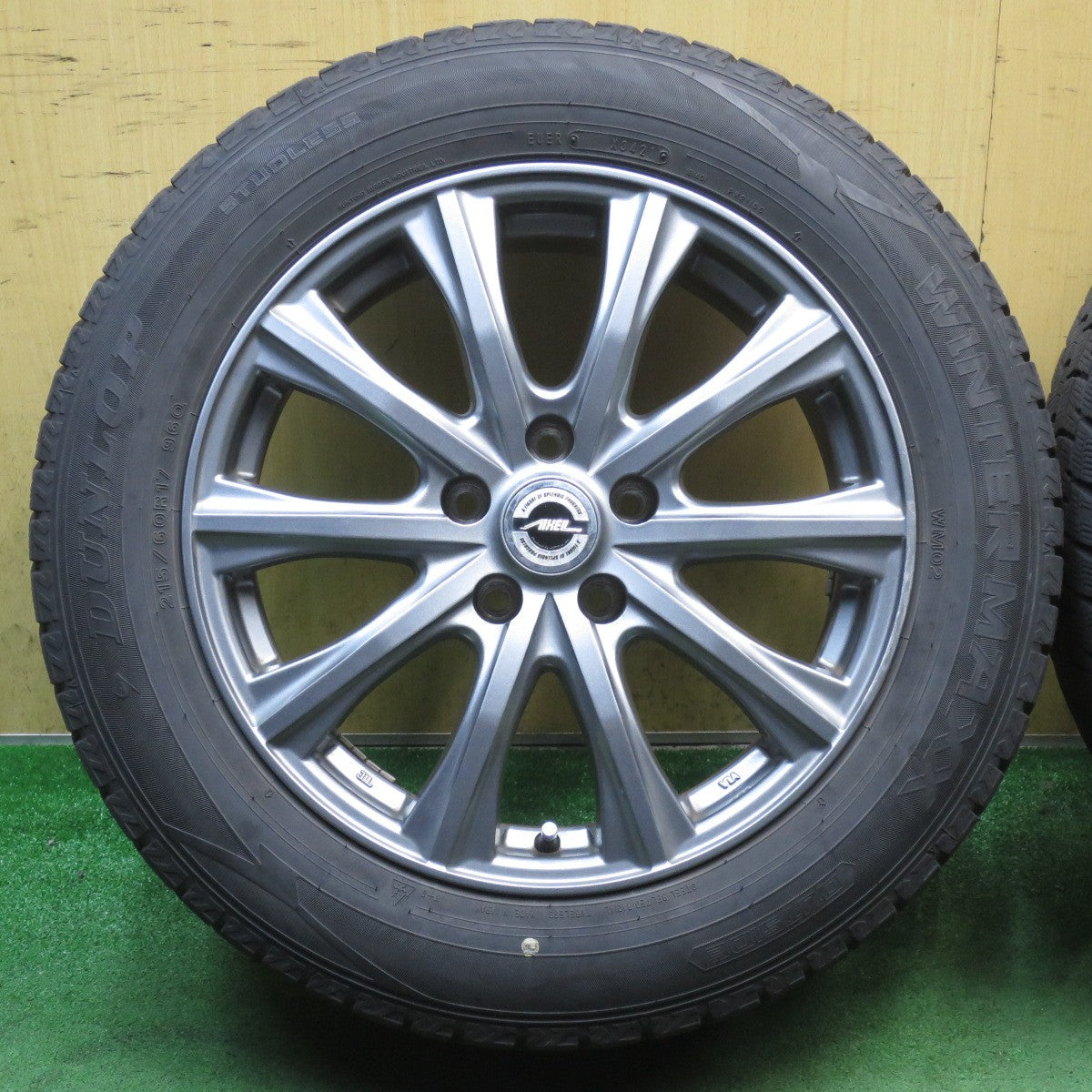 バリ溝！キレイ！9分◎スタッドレス 215/60R17 ダンロップ ウインター