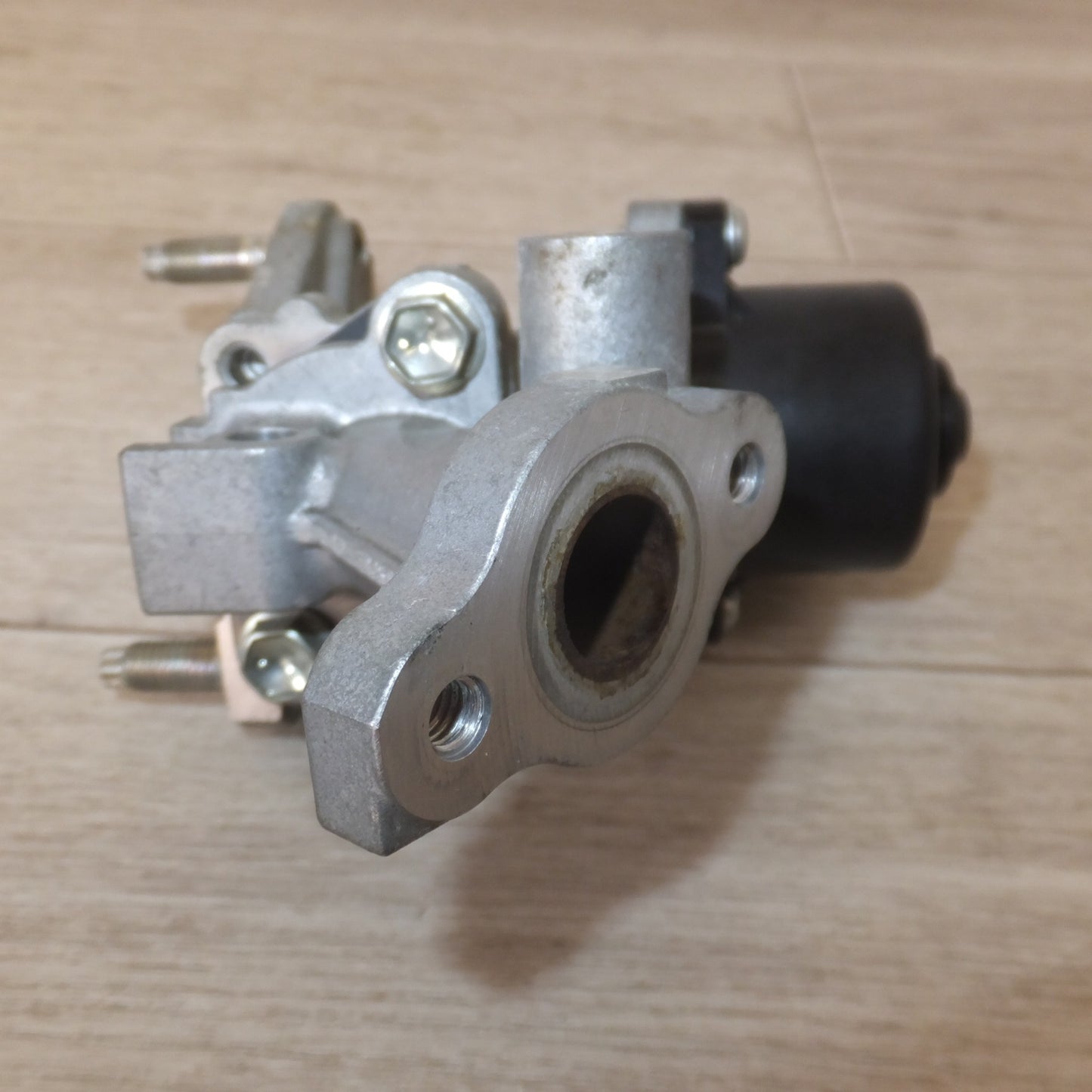 [送料無料] ★トヨタ TOYOTA 純正 プリウス ZVW30 EGRバルブ 25620-37120★