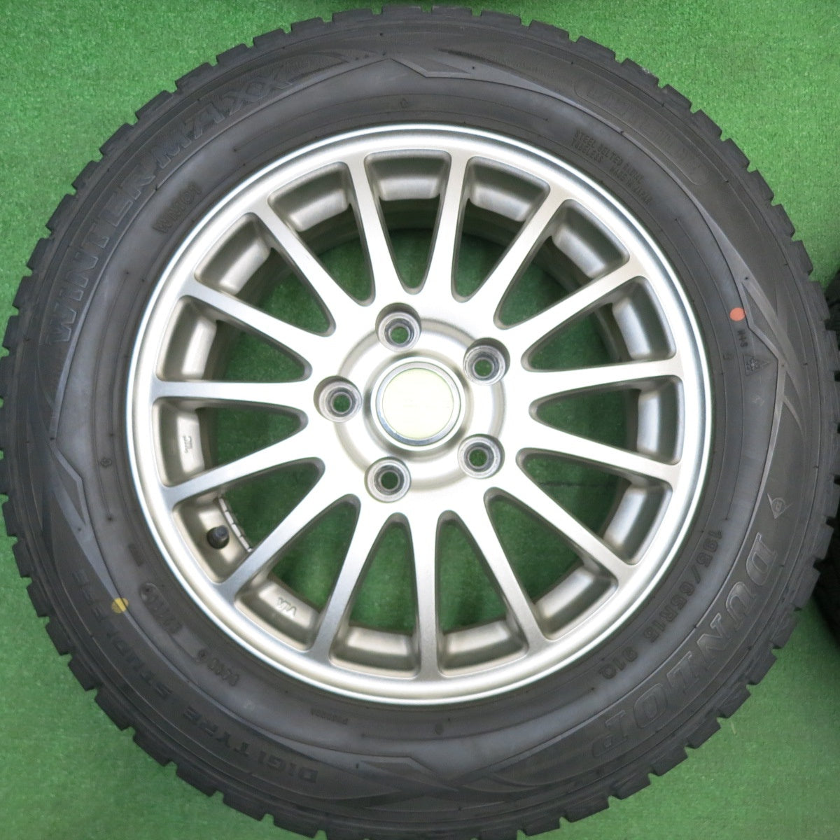 バリ溝！キレイ！9分★スタッドレス 195/65R15 ダンロップ ウインターマックス WM01 ECO FORME エコフォルム 15インチ PCD114.3/5H★5121417HAス