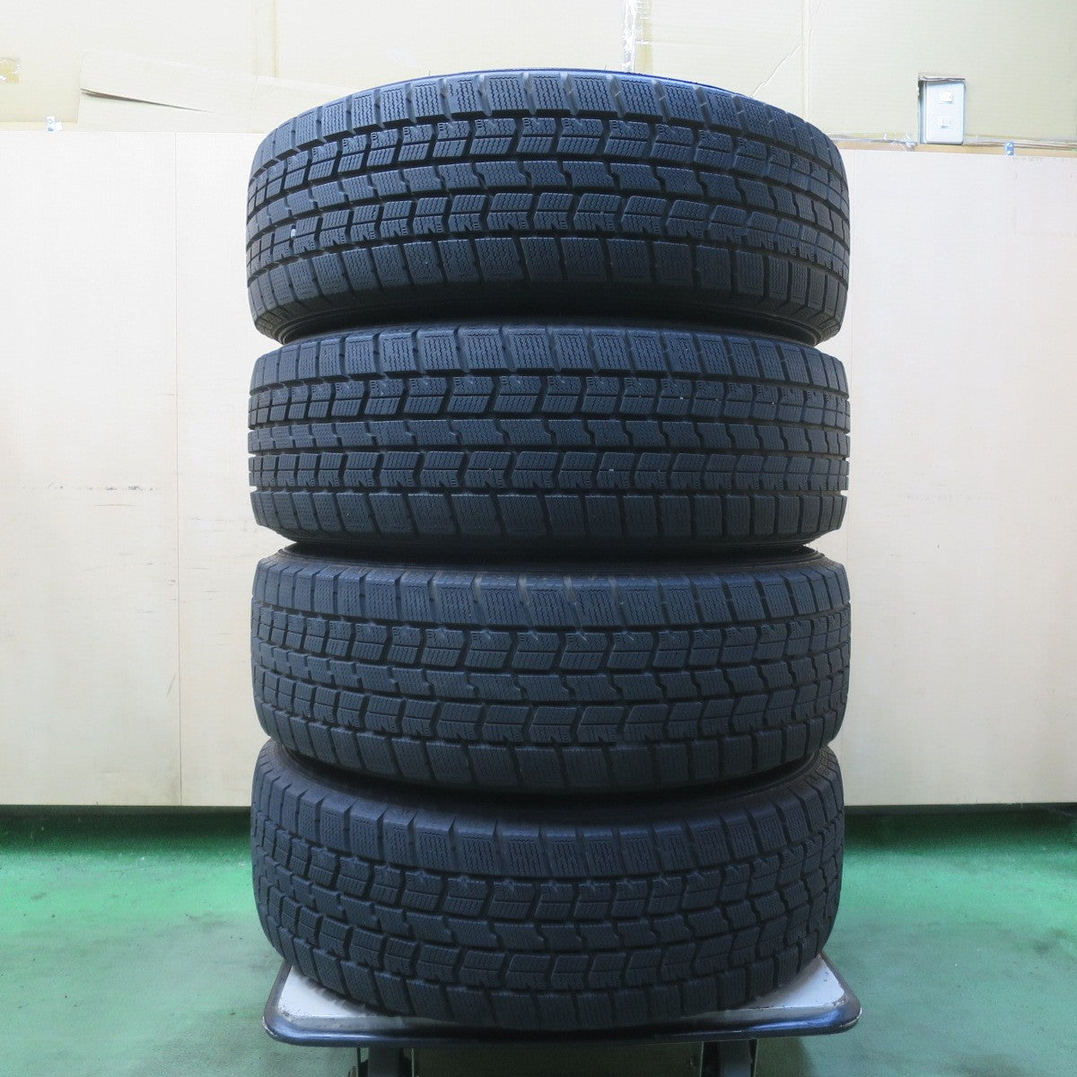 超バリ溝！22年！キレイ！ほぼ10分★スタッドレス 215/60R17 グッドイヤー アイスナビ7 ravrion RS01 ラブリオン 17インチ PCD114.3/5H★6041605イス